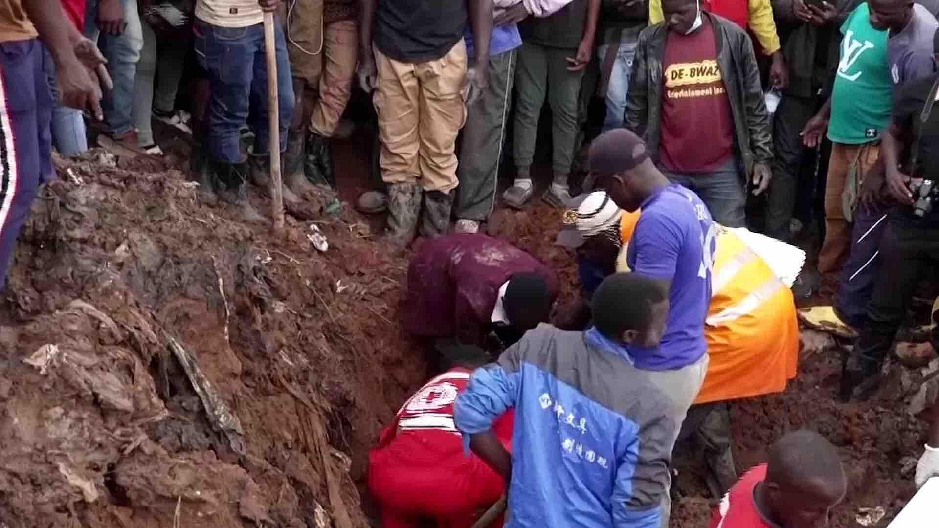 Deslizamiento de Tierra Deja 12 Muertos en Uganda