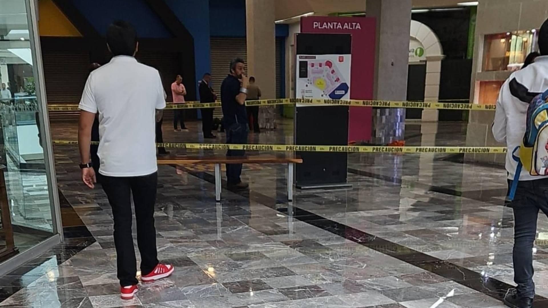 Asaltan Joyería en Interlomas, Edomex: Ladrones Hieren de Bala a Guardia y Huyen