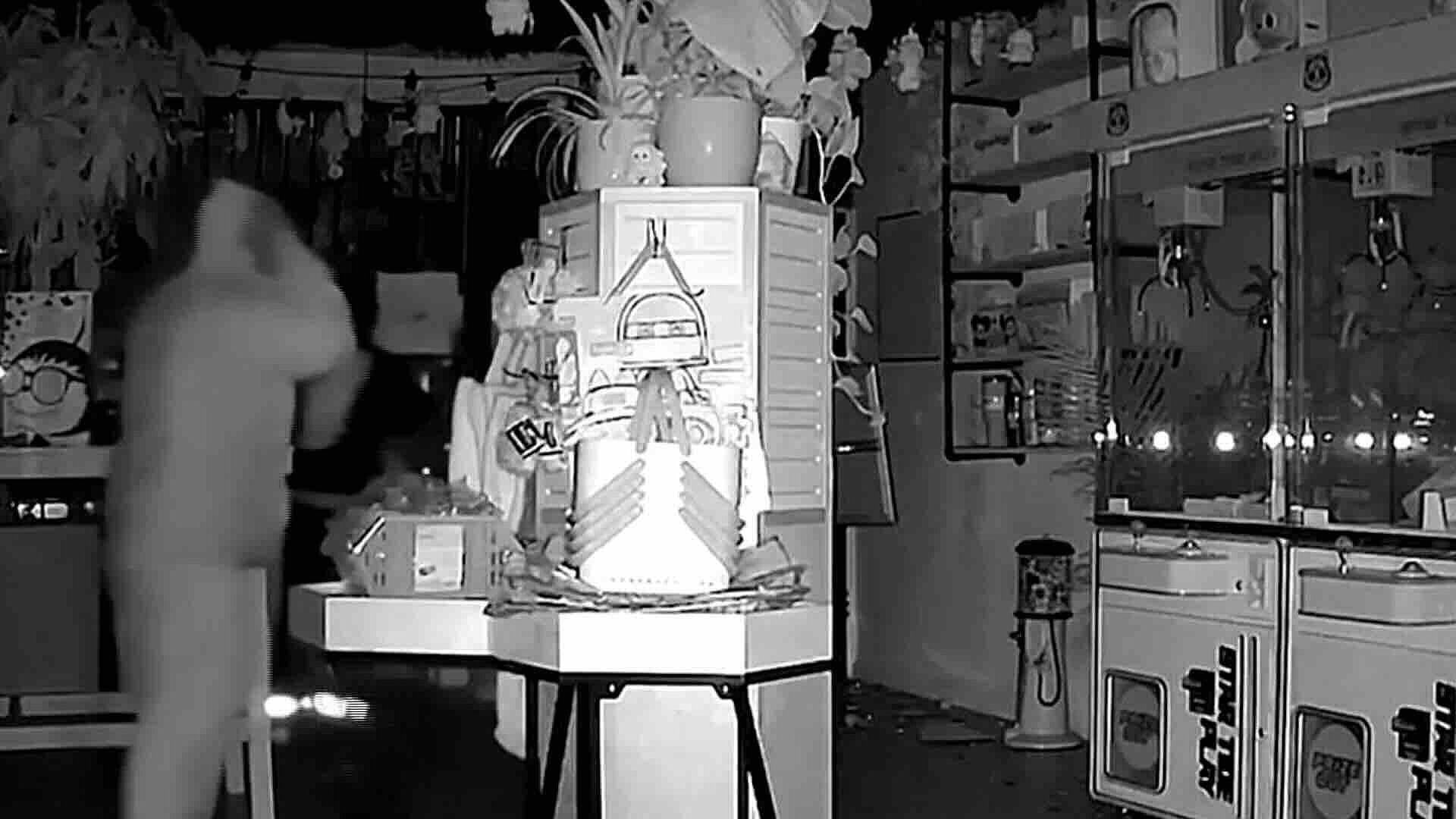 Roban 7 Mil Dólares en Muñecos Labubus en Tienda de La Puente, California