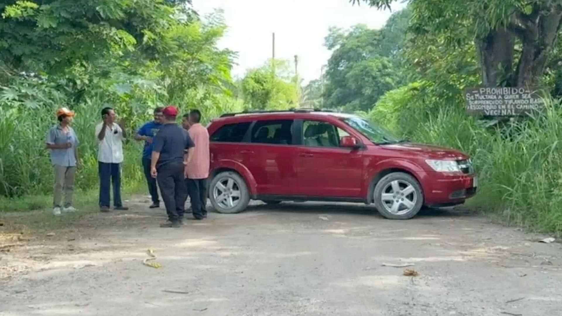 Ejidatarios Bloquean Acceso a Camiones de Carga en Medellín, Veracruz