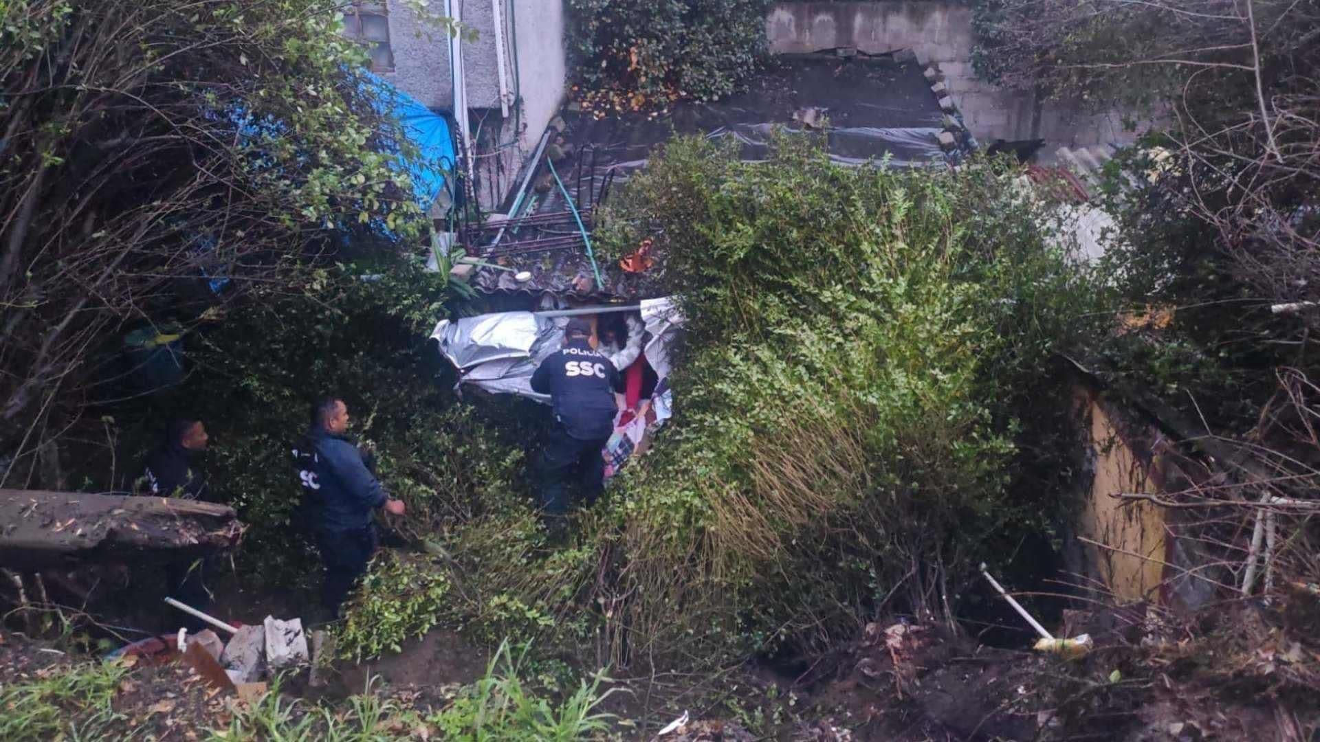 Deslave Tira Árboles e Impacta Vivienda en la Colonia San Bernabé Ocotepec, Magdalena Contreras