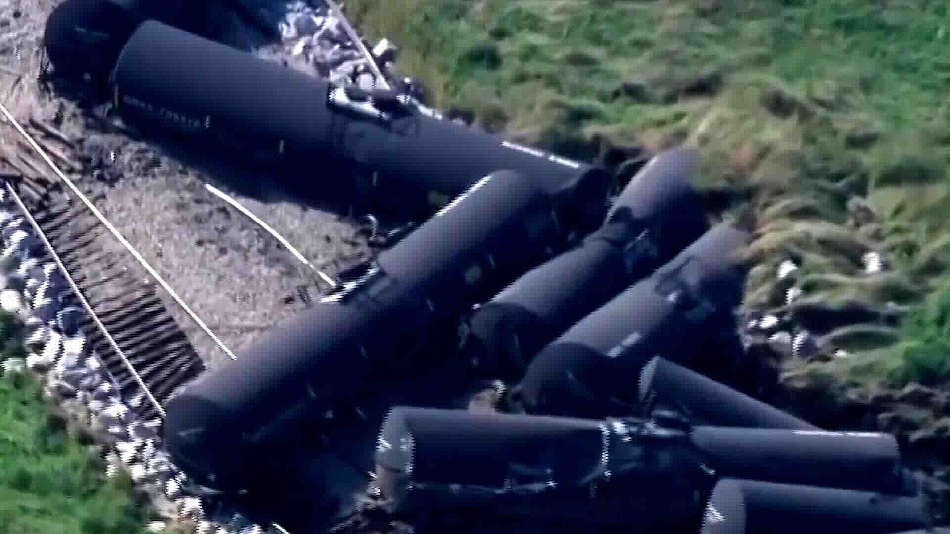 Descarrilamiento de Tren de Petróleo en Reeseville, Wisconsin, Interrumpe Servicio de Amtrak