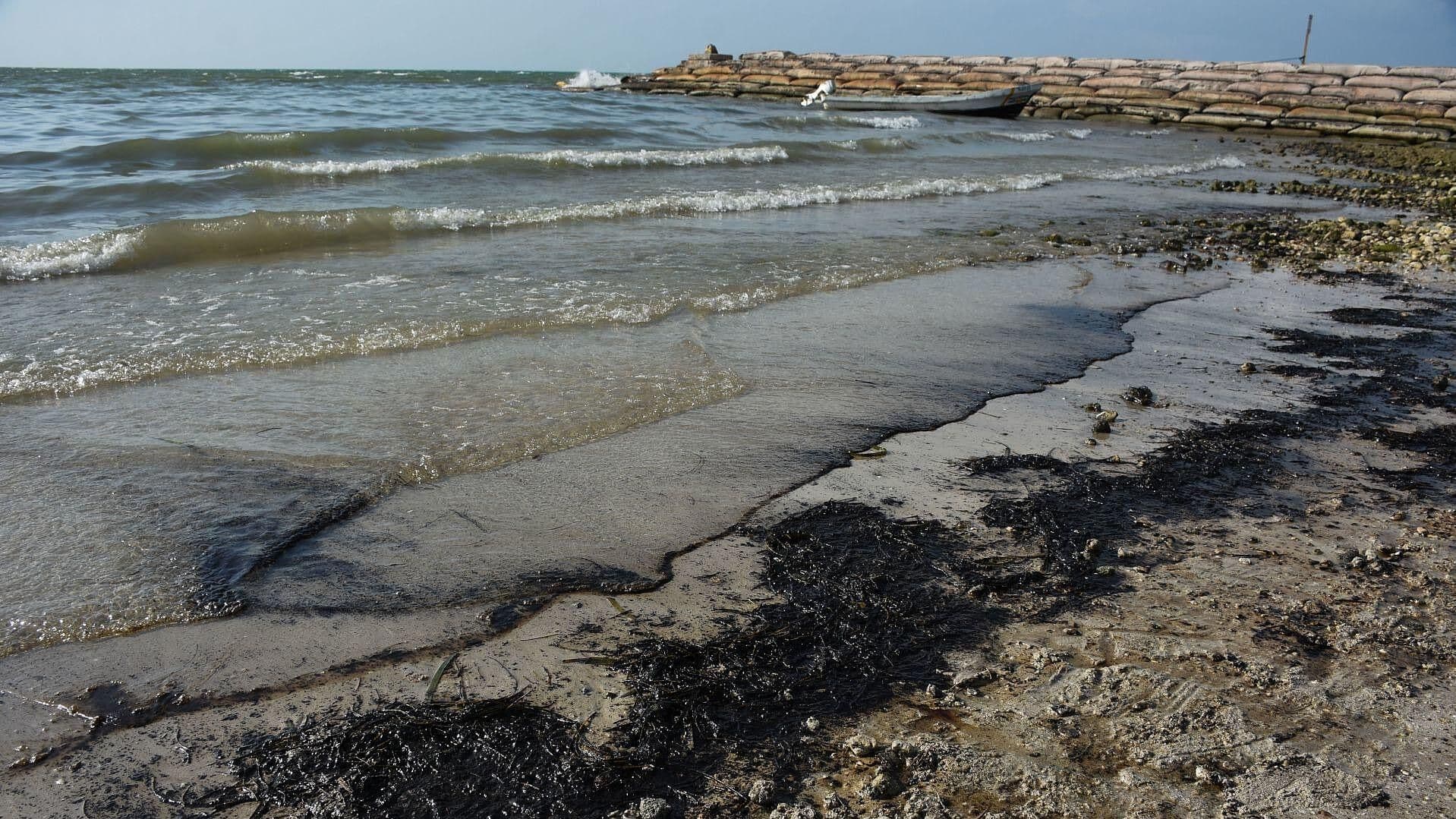 Mancha en Sonda de Campeche son por Chapopoteras: Pemex