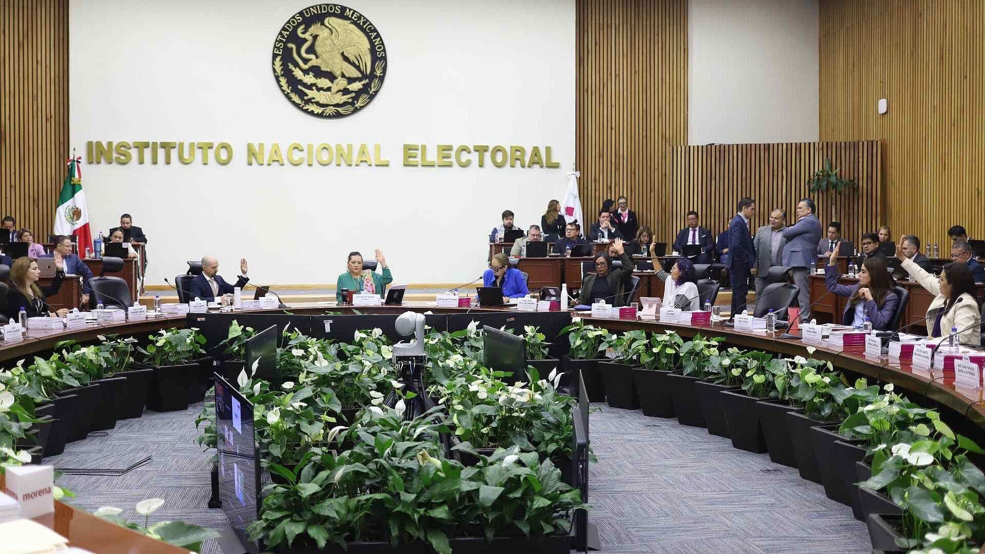 Después de Cinco Años de Investigación, INE Exculpa a Pío López Obrador por Recibir Dinero en Sobres