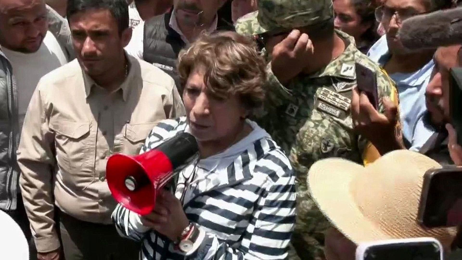 Gobernadora Delfina Gómez se Mete al Agua Estancada en Chalco, Edomex; Así fue el Recorrido