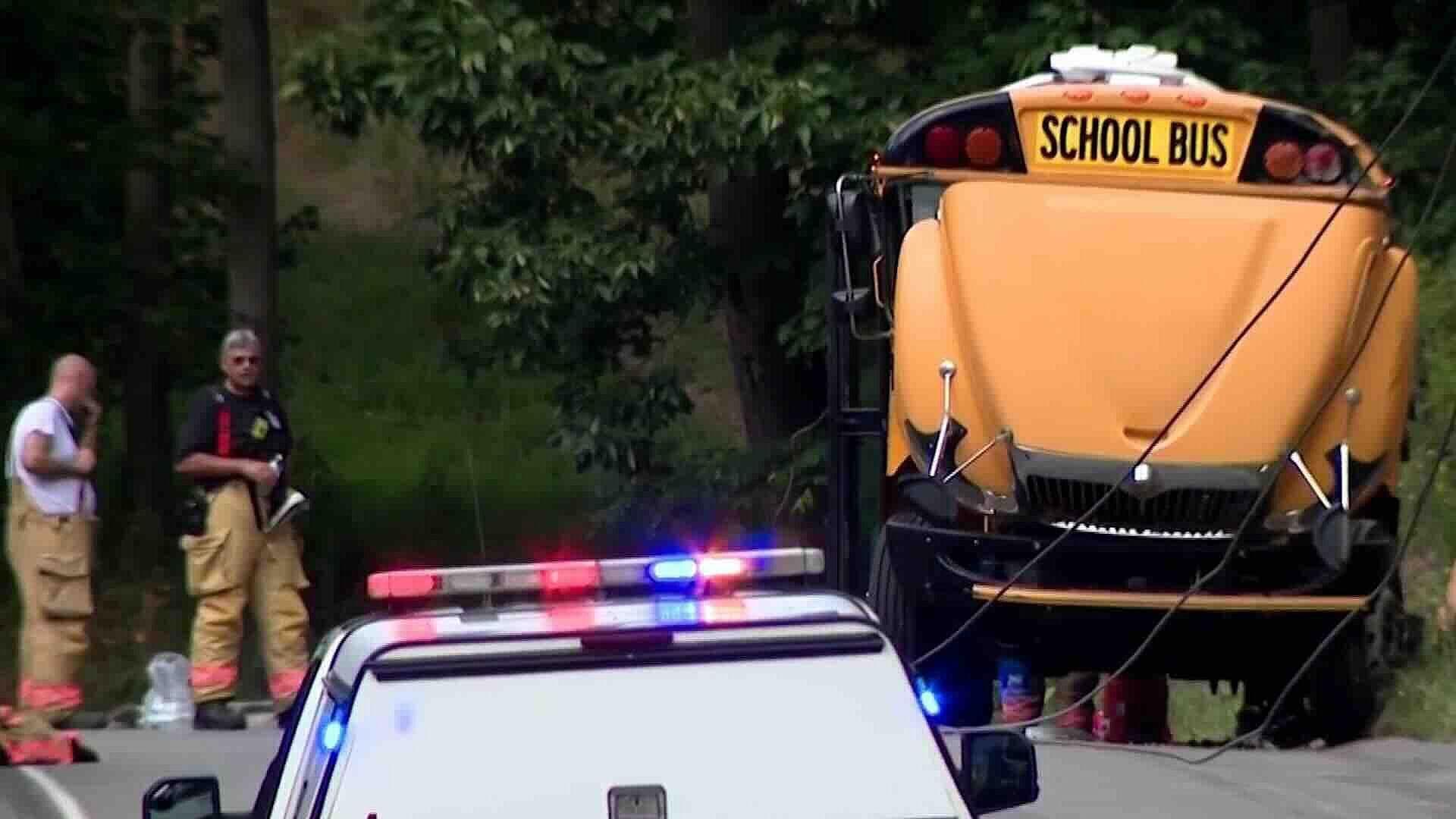 Autobús Escolar Vuelca y Deja Más de 20 Estudiantes Heridos en Pensilvania