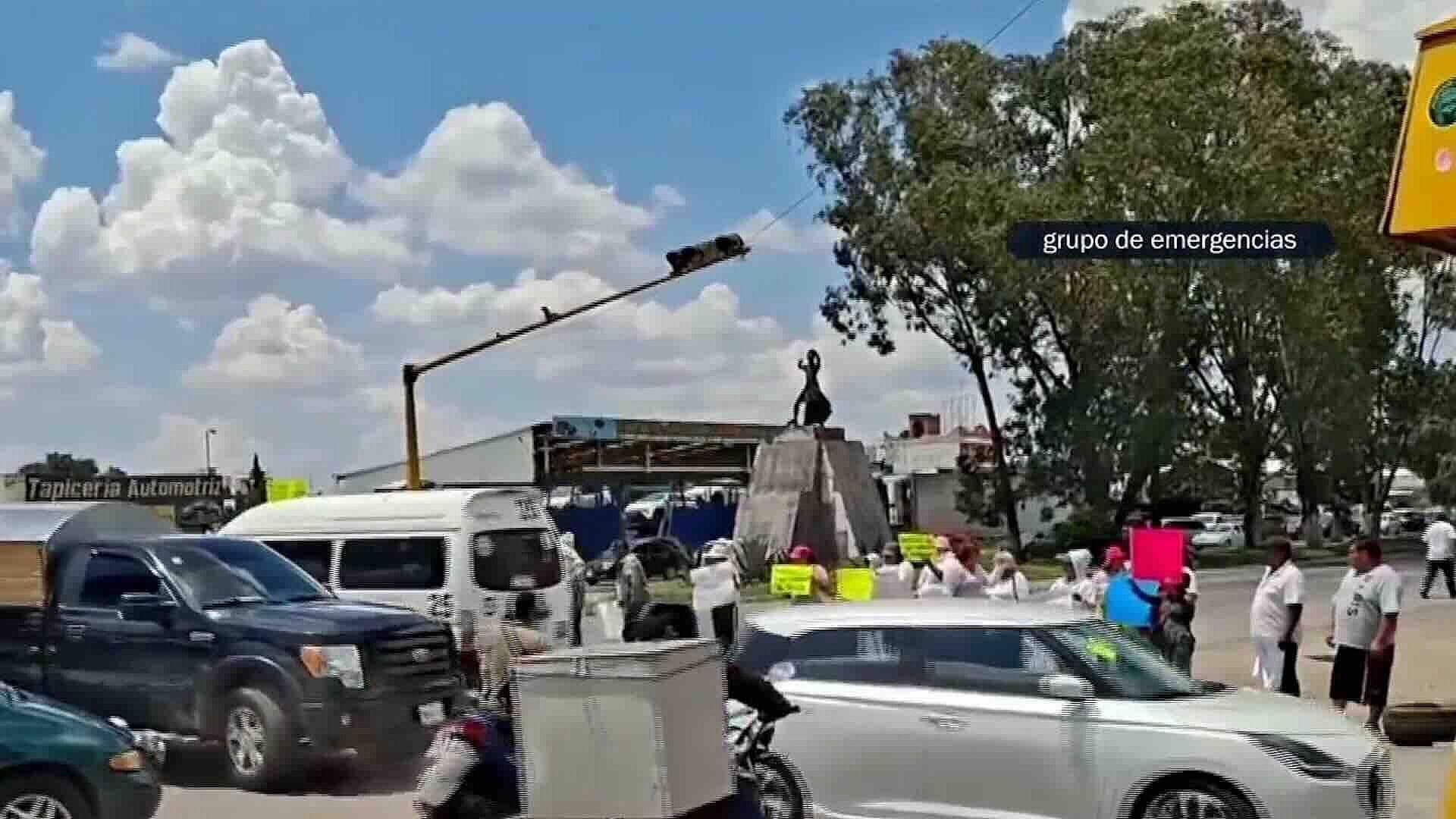 Comerciantes Bloquearon la Lechería-Texcoco en San Salvador Atenco y Causaron Caos Vial