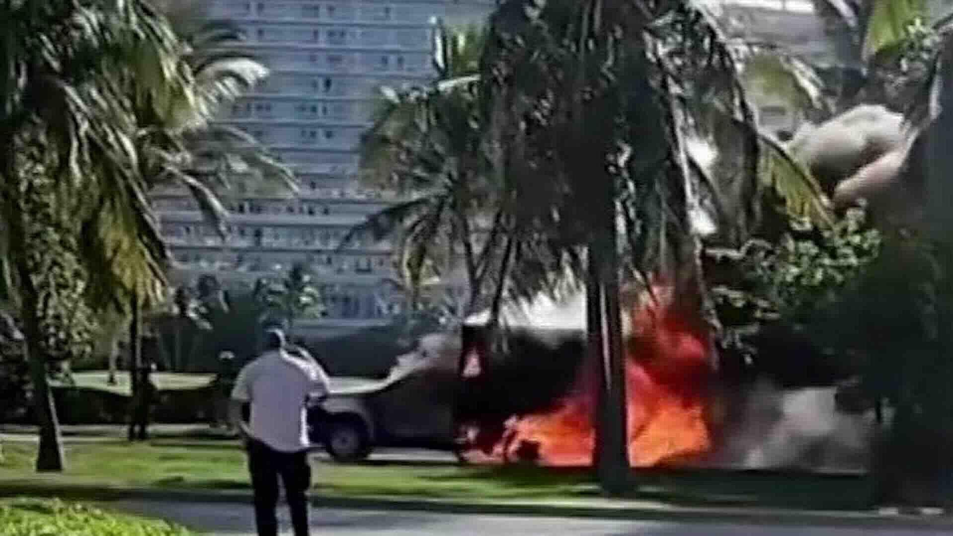Se Incendió Camioneta en Zona Hotelera de Cancún Sobre Boulevard Kukulkán