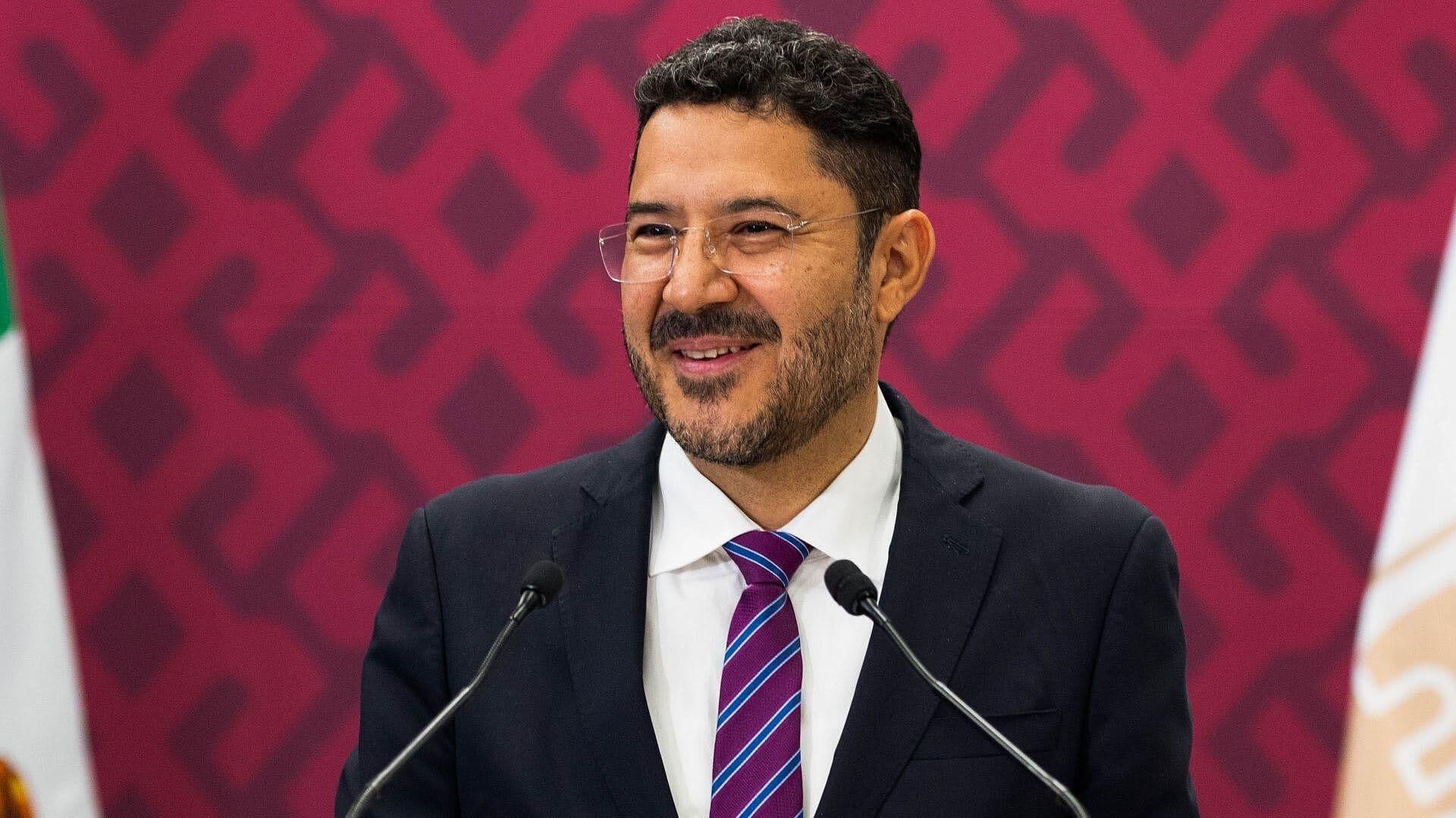 Claudia Sheinbaum Designa a Martí Batres como Próximo Director General del ISSSTE