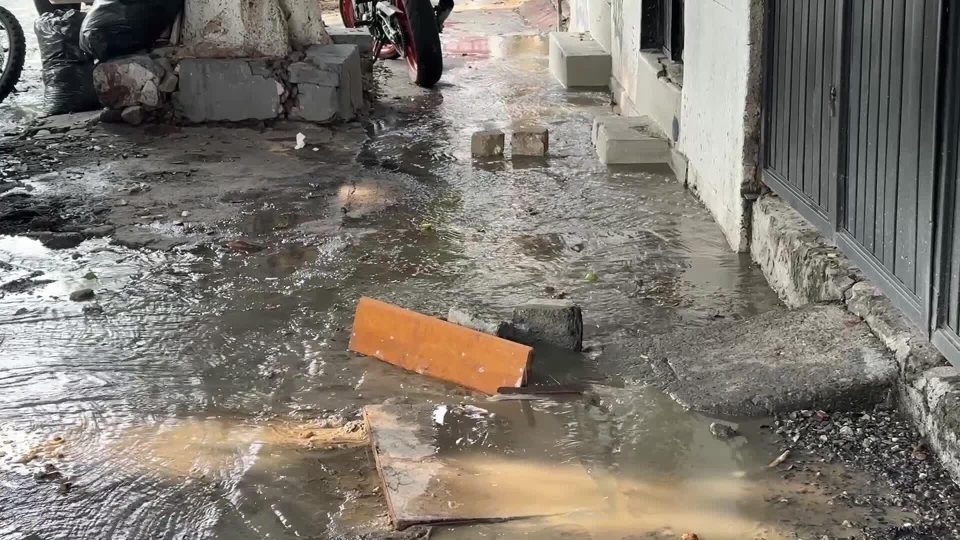 Contaminación y Malos Olores por Fuga de Aguas Negras en Lomas de Casa Blanca en Querétaro