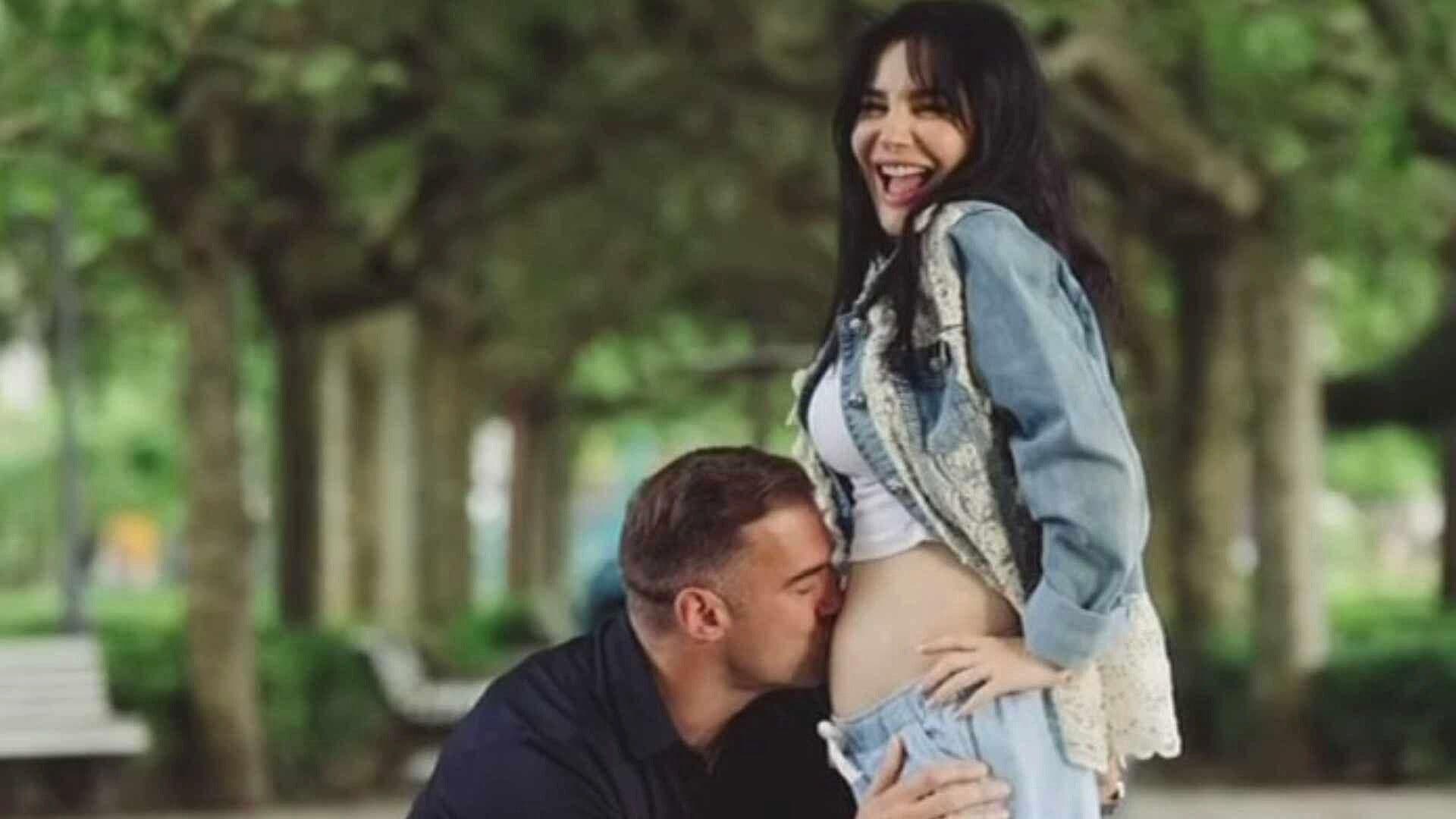 Martha Higareda y Lewis Howes Anuncian que Esperan Gemelos