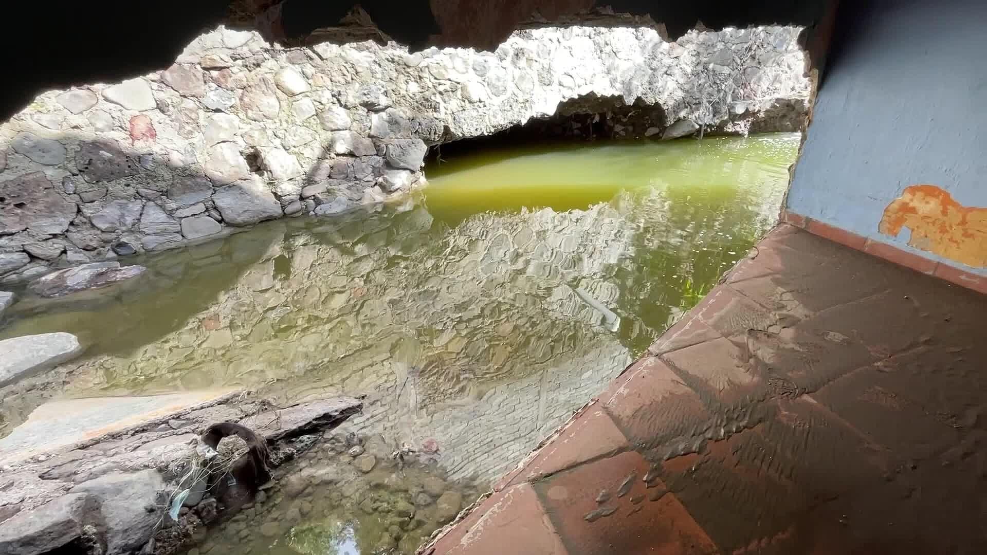 Estructura Debilitada Amenaza Vivienda Colindante al Dren en Menchaca en Querétaro