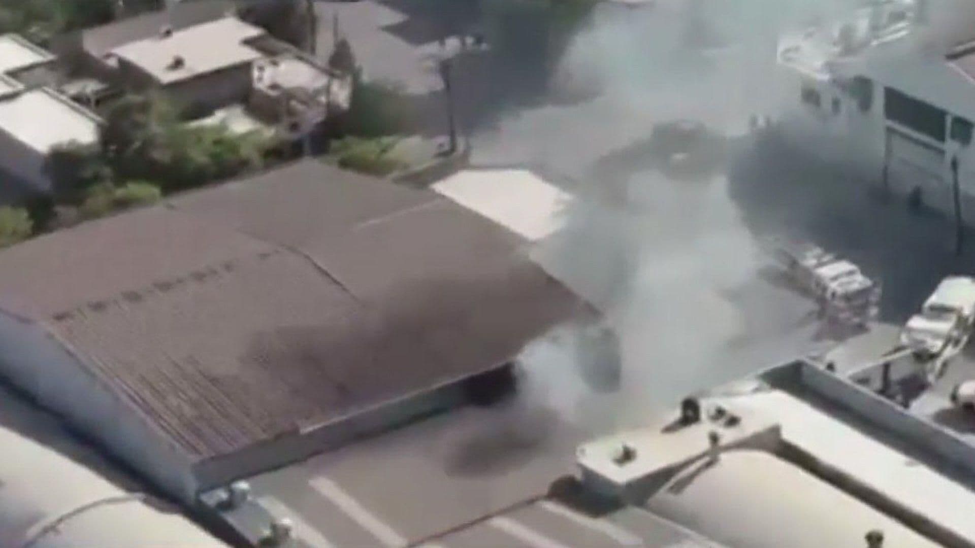 Se Incendia Camión de Paquetería Dentro de Empresa en Colonia Bella Vista en Monterrey
