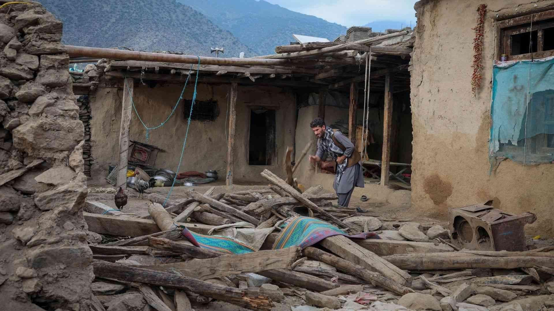Temblor en Afganistán Deja Más de 800 Muertos; Imágenes de las Afectaciones