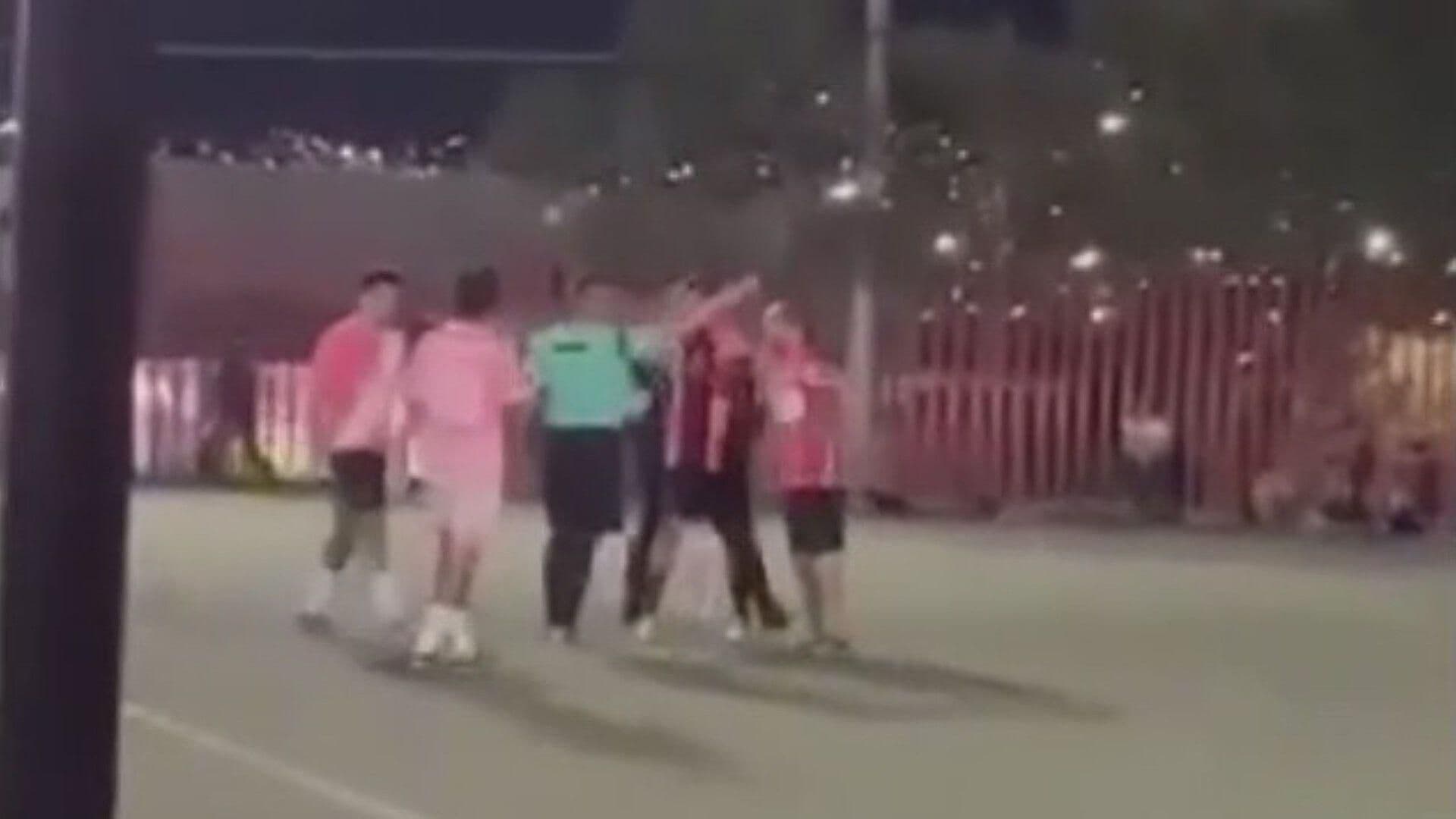 Golpea Jugador a Árbitro en Partido de Fútbol en Col. San Gilberto en Santa Catarina