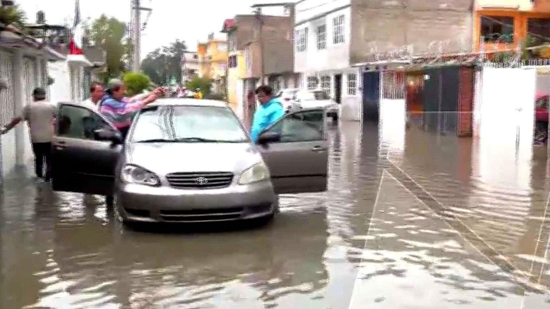 Calles Inundadas en la Col. Vicente Guerrero en Iztapalapa, CDMX