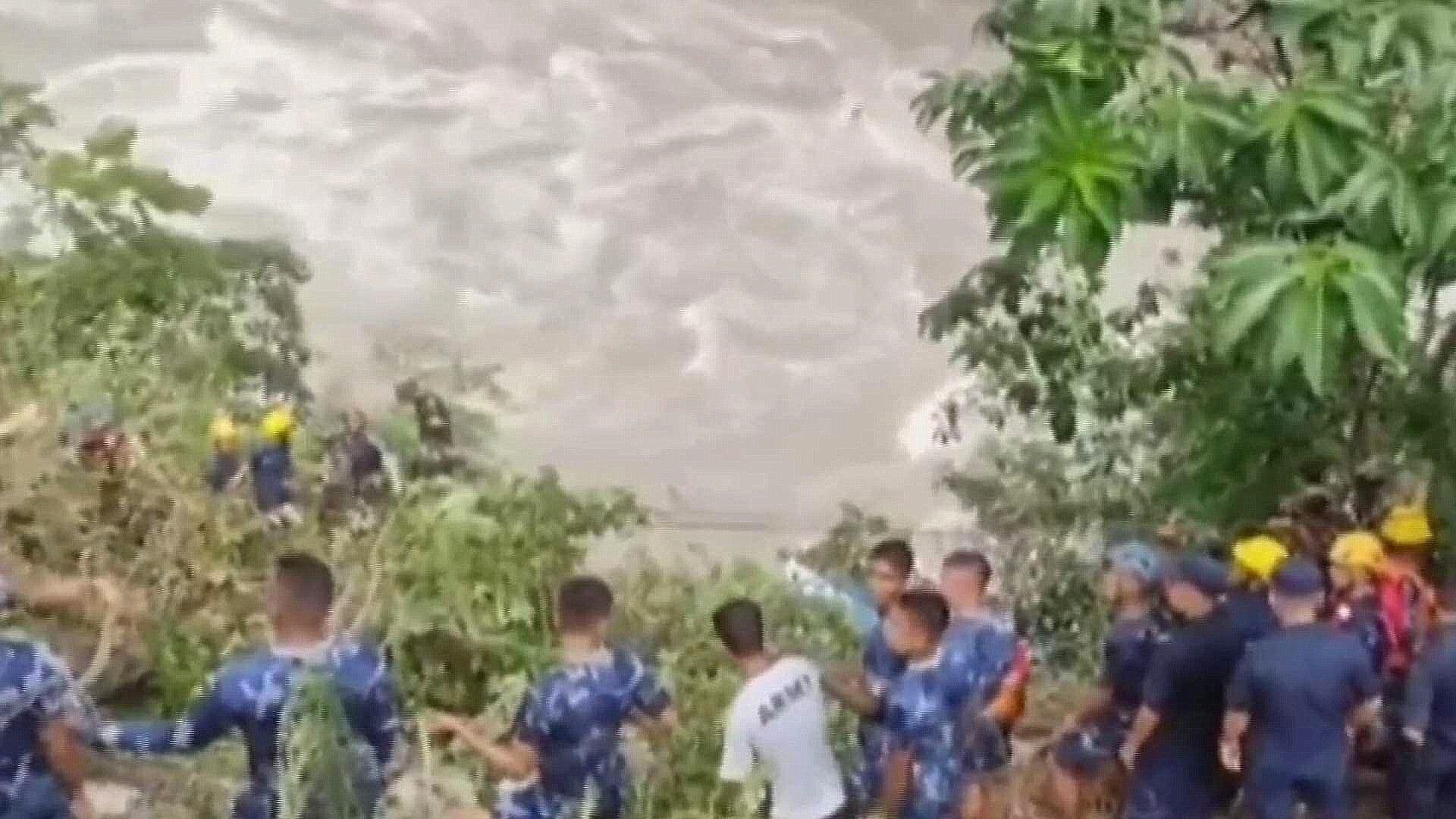 Autobús con Peregrinos Cae a un Río en Nepal; Varios Murieron