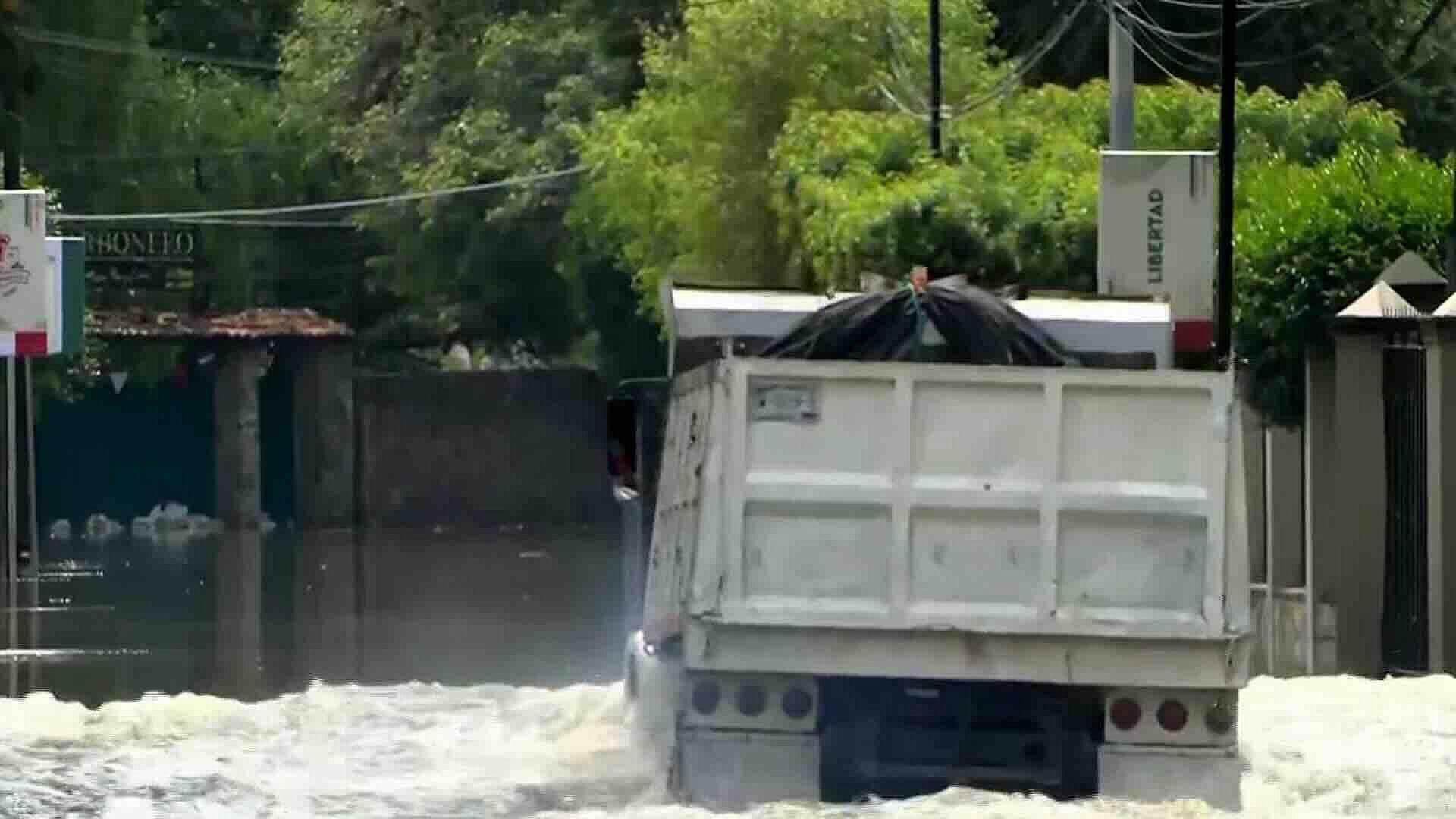 Inundación en Tequisquiapan Afecta 4 Viviendas y Deja 15 Personas en Albergues