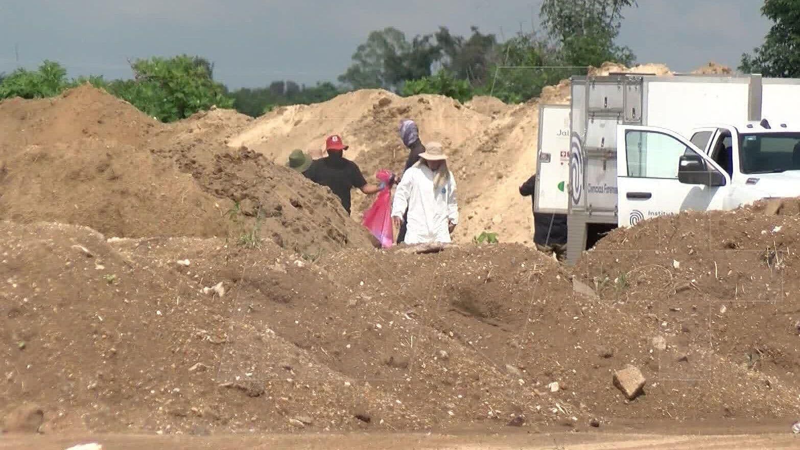 Suman 261 Bolsas con Restos Humanos Localizadas en Fosa Clandestina de Las Agujas, Zapopan