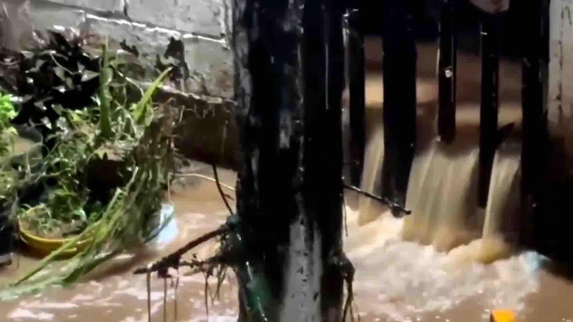 Río Texcuyuapan se Desborda y Provoca Inundaciones en Tapachula y Tuxtla Gutiérrez, Chiapas