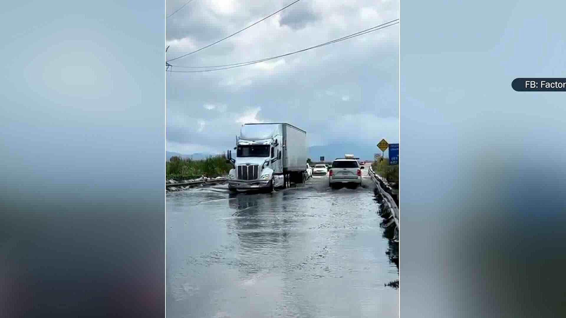 Encharcamientos Cubren 400 Metros de Autopista Lerma-Tenango en Estado de México