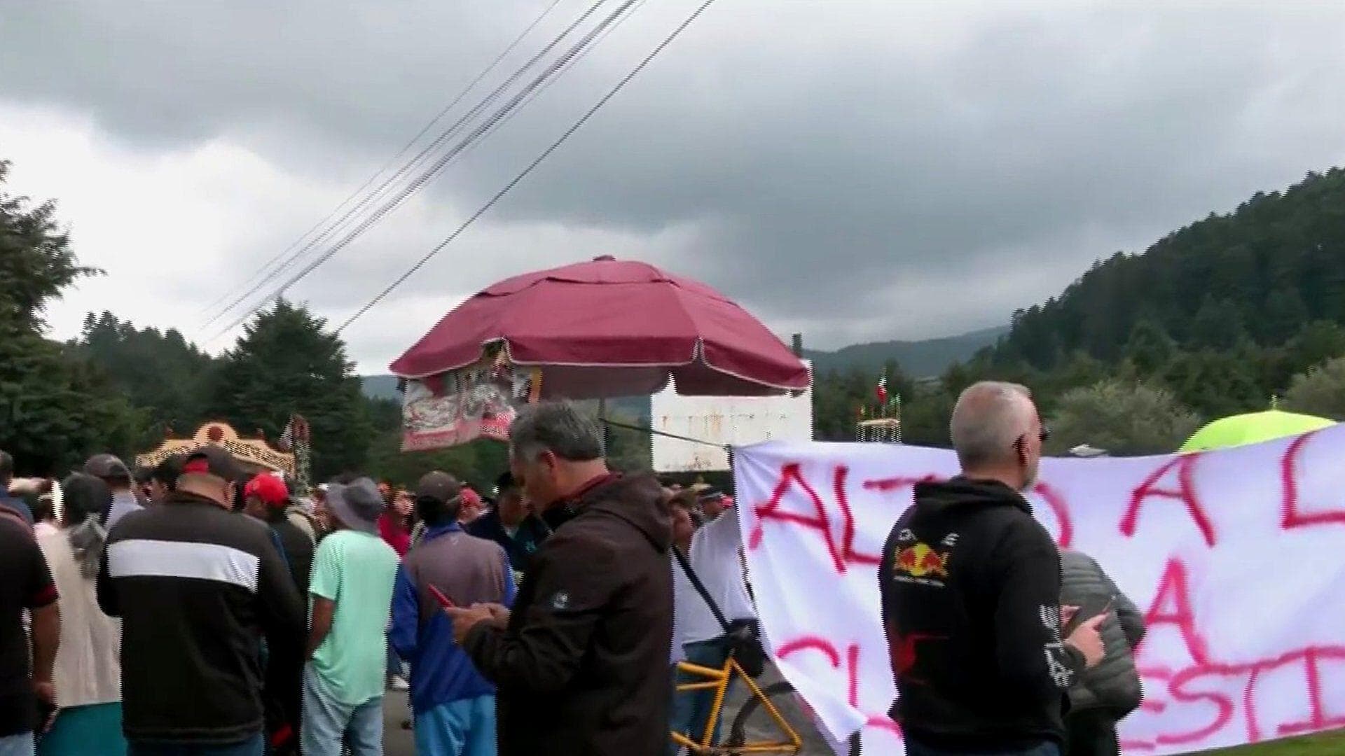 Habitantes de Ocoyoacac Bloquean la Autopista México-Toluca; No hay Alternativas Viales