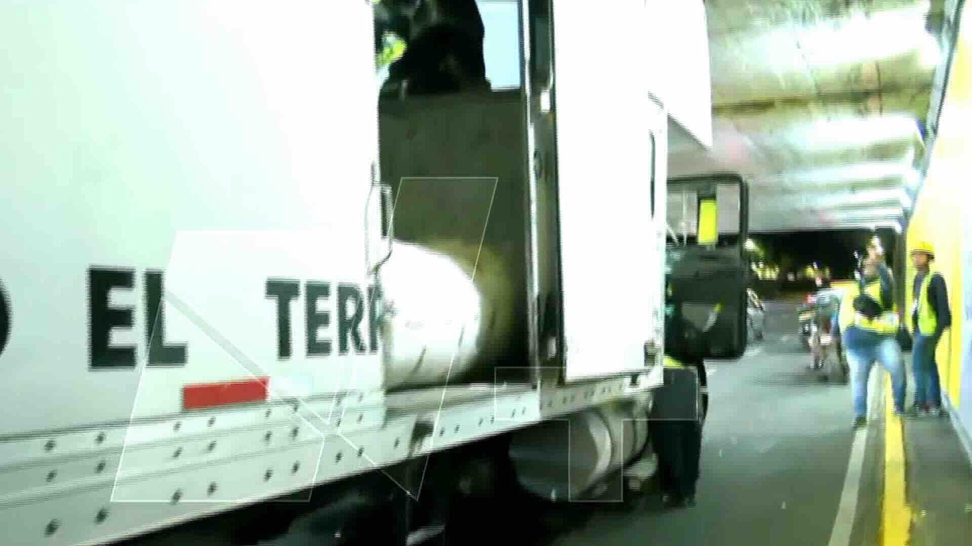 Camión Queda Atorado en el Viaducto Miguel Alemán, CDMX