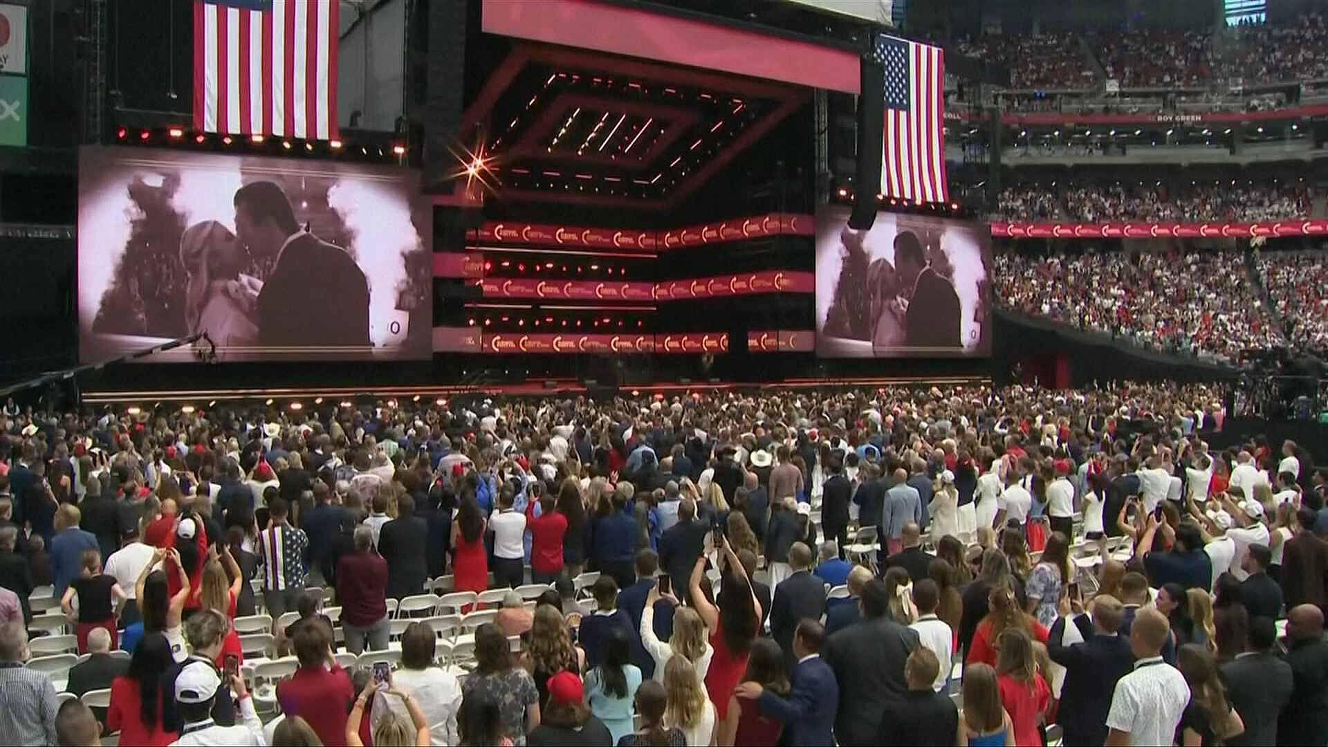 FOTO | Entre la Política y la Religión, Así Fue el Funeral del Activista Charlie Kirk