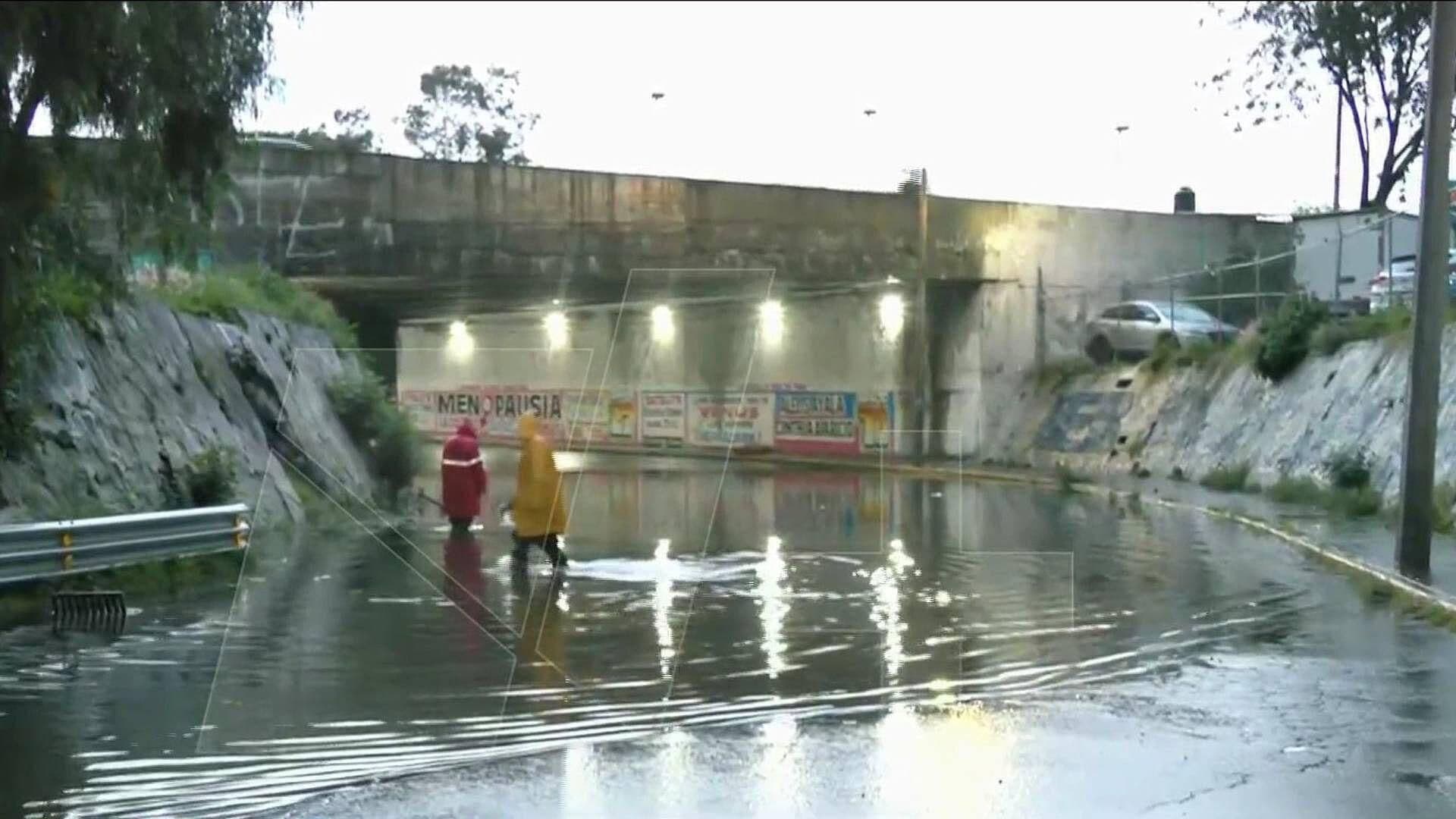 Se Inunda Bajo Puente de Santa Mónica en Tlalnepantla, Edomex