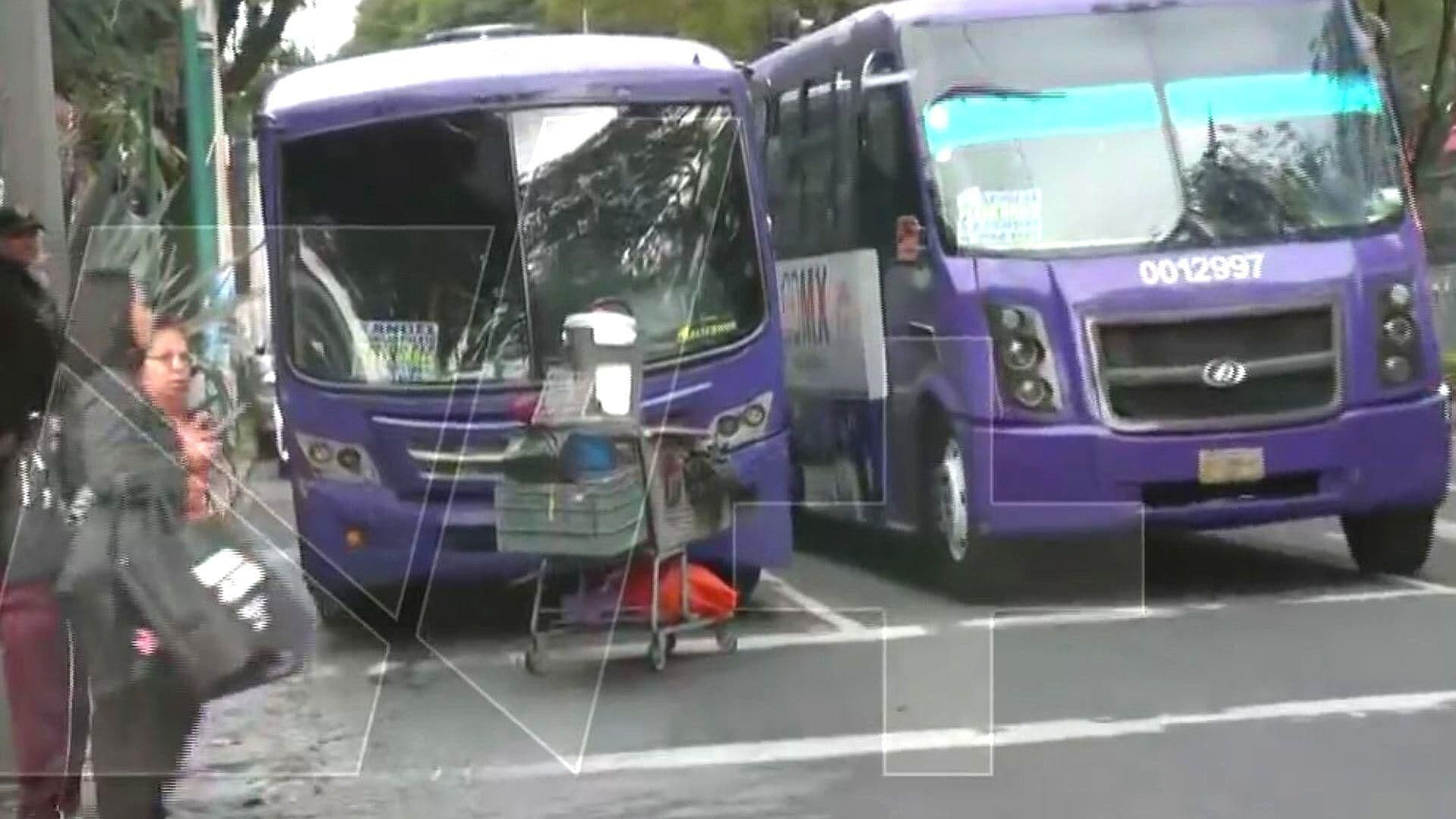 Choca Unidad de Transporte Público en Miguel Ángel de Quevedo, CDMX