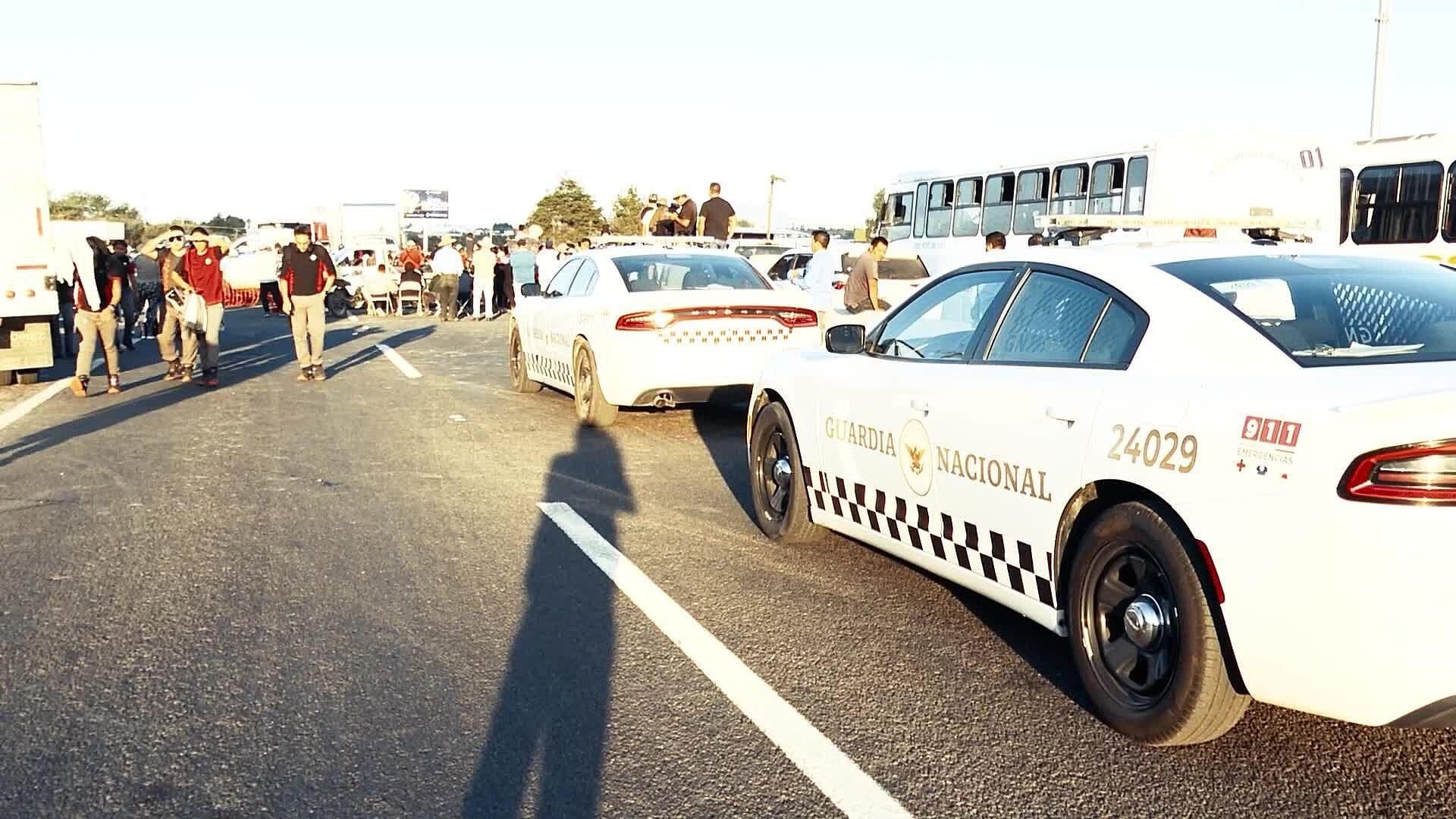 Habitantes de La Norita en Querétaro Bloquean Carretera en Protesta por Cierre de Retorno