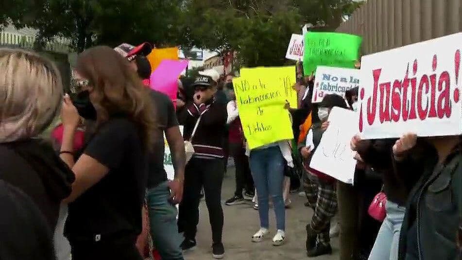 Meseras Protestan en Inmediaciones del Penal de Barrientos por Caso Black Royce