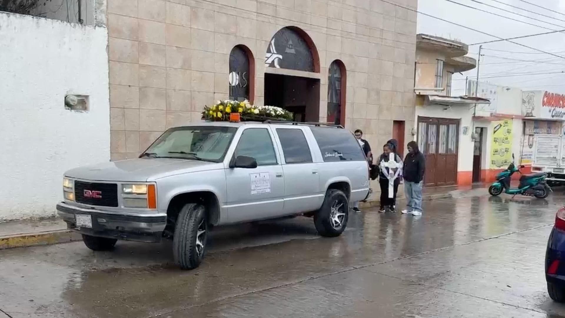 Despiden a Jesús Israel, Estudiante Asesinado en CCH Sur, con Misa de Cuerpo Presente en Perote