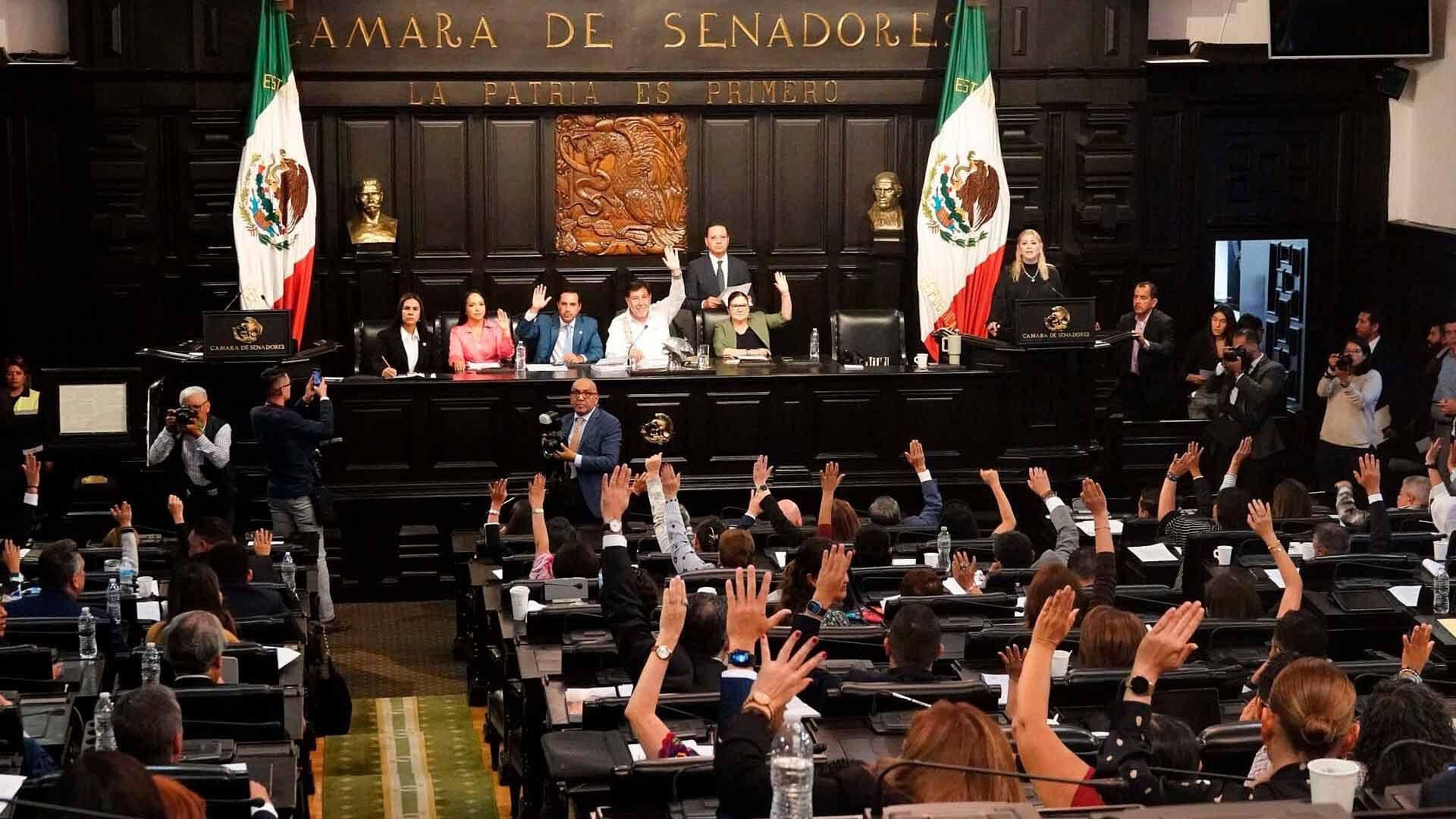 Así Sesionaron en Casona de Xicoténcatl por Protestas contra Reforma Judicial en el Senado
