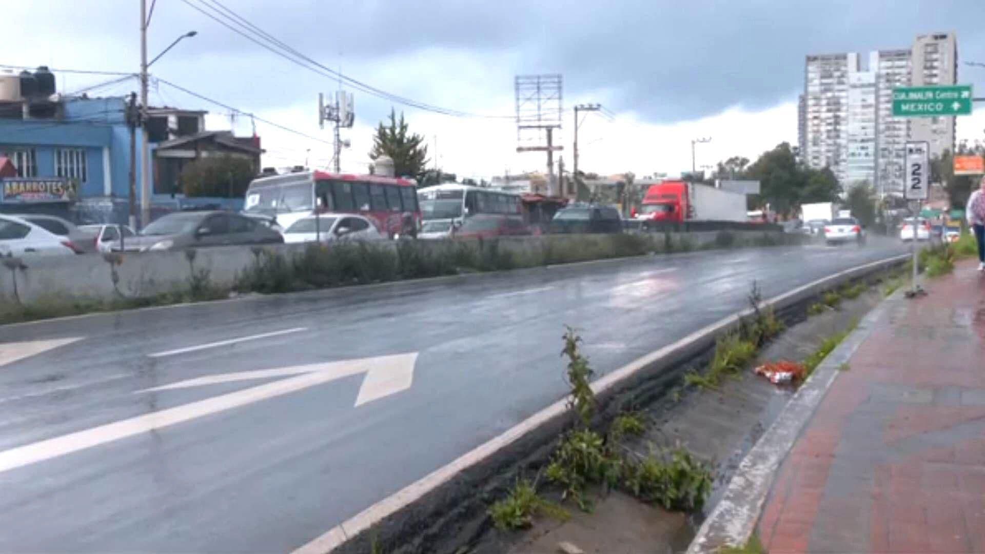 Lluvia en la Alcaldía Cuajimalpa Complica Tránsito Hacia la Marquesa
