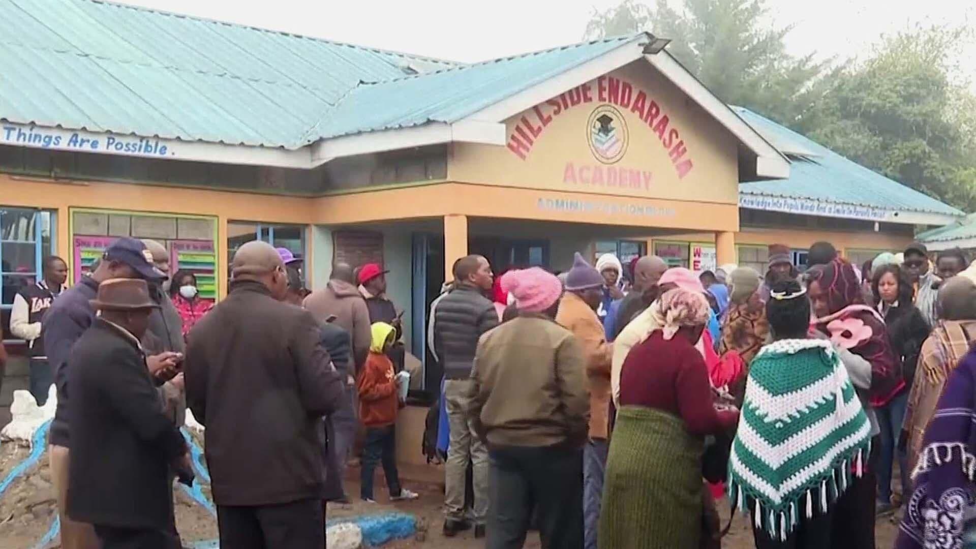 Incendio Deja Al Menos 17 Estudiantes Muertos en Escuela de Kenia