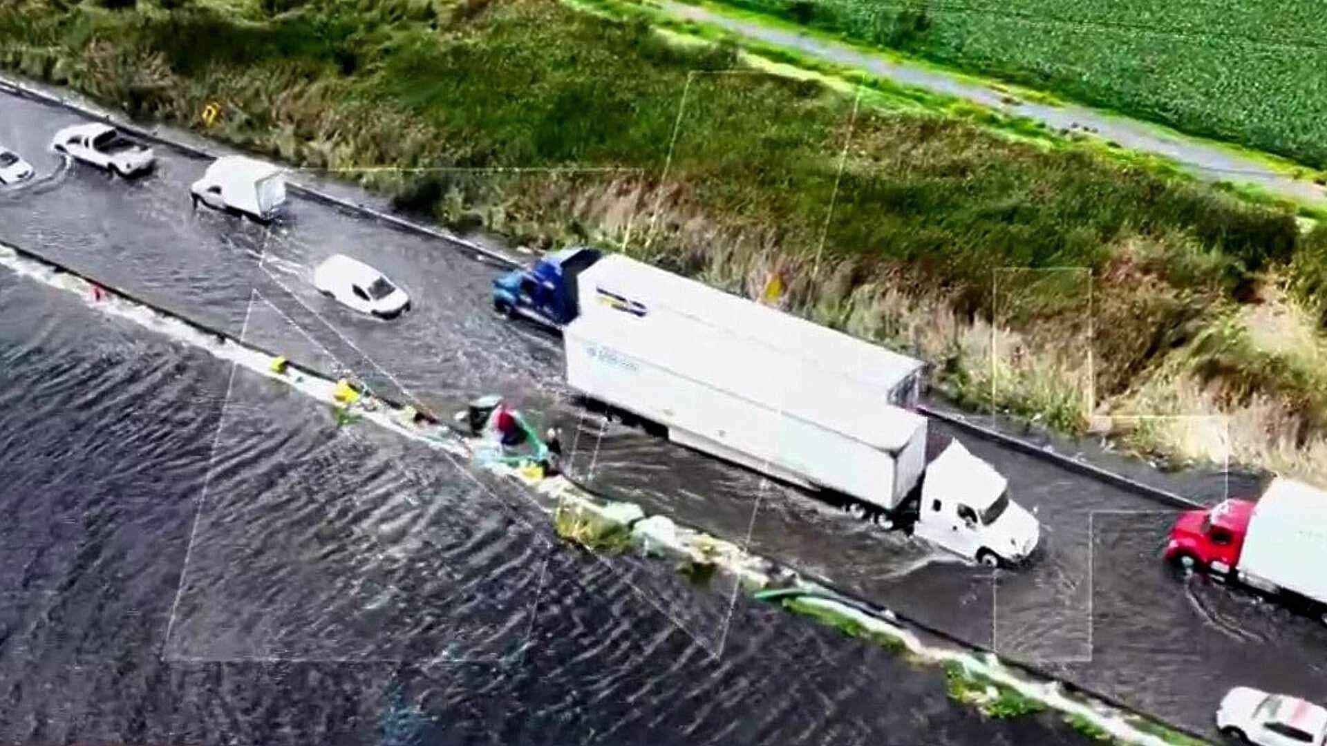 Desde el Aire: Afectaciones en la Autopista Lerma-Tenango por Desbordamiento de Río