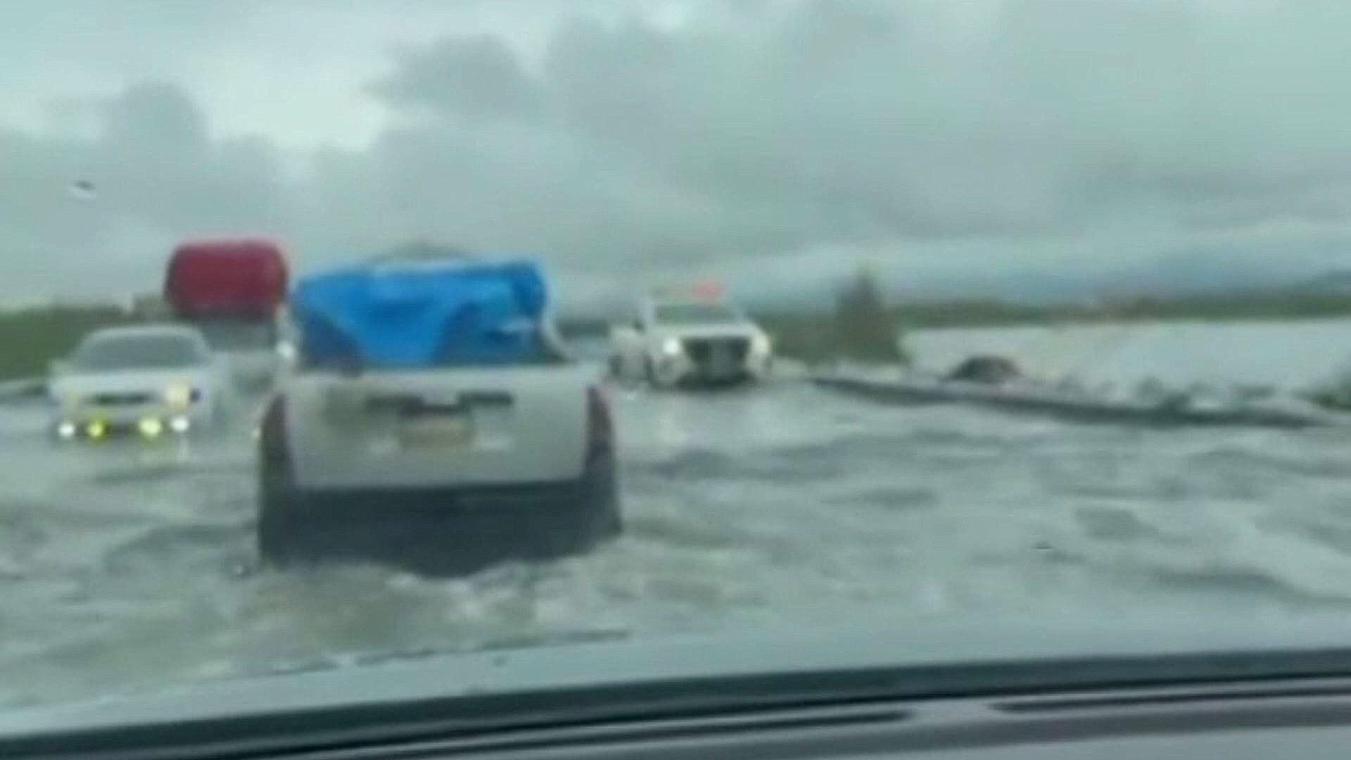 Desbordamiento del Río Lerma Provoca Inundaciones y Cierre del Libramiento Lerma-Tres Marías