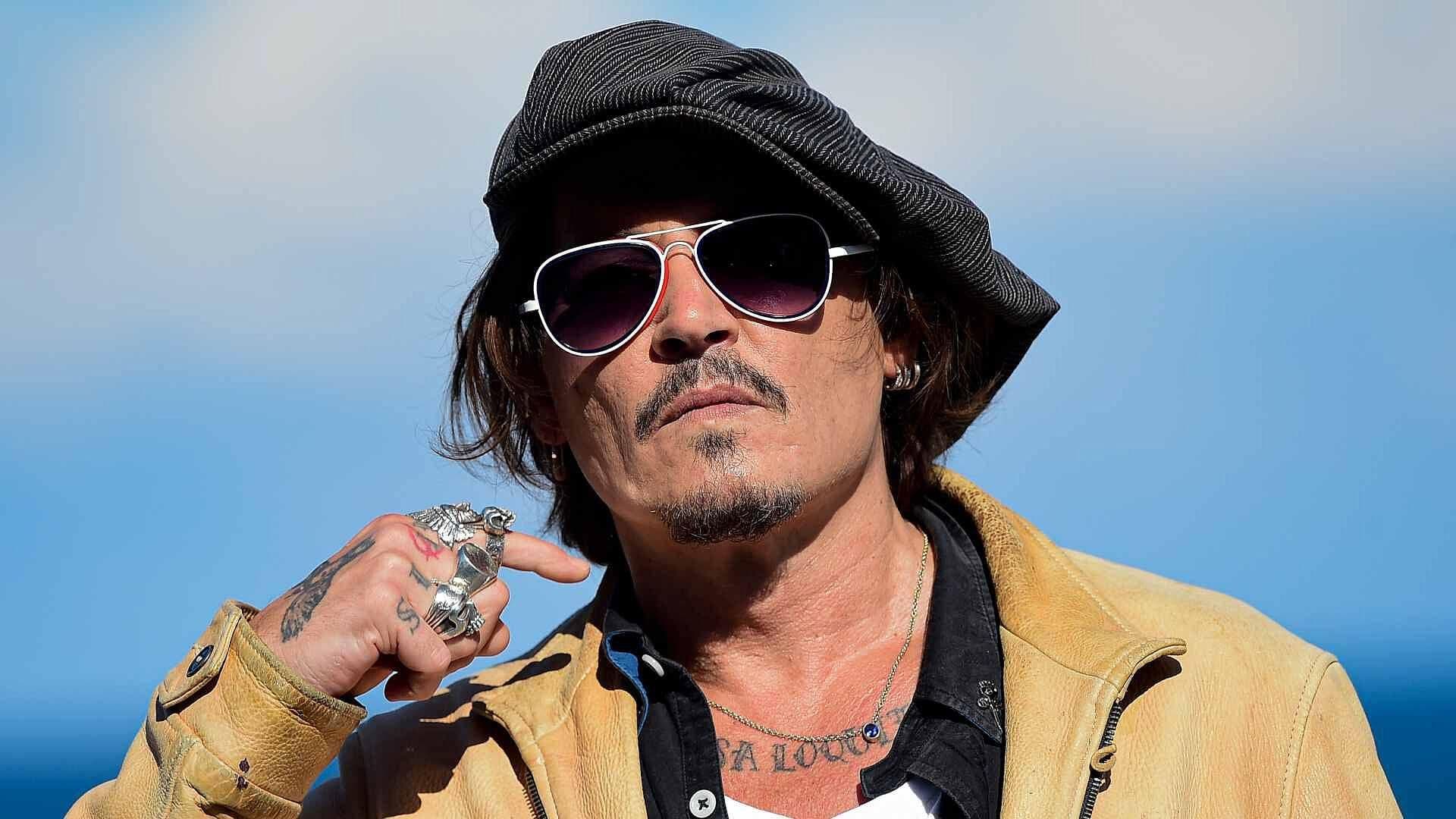 Johnny Depp Reaparece con Sonrisa Renovada y Dientes Sanos | VIDEO