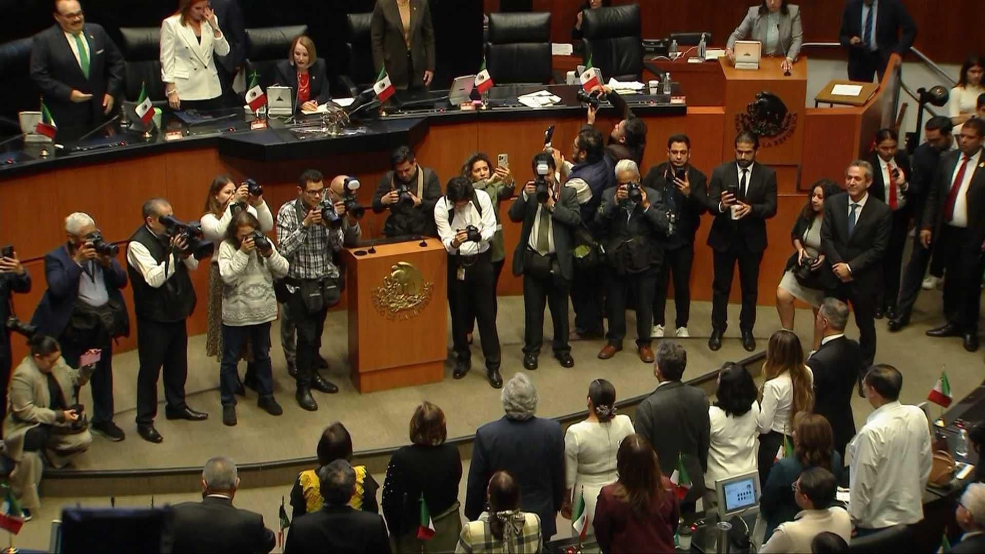Alejandro Encinas, Laura Carrillo y Carlos García de Alba Rinden Protesta como Embajadores