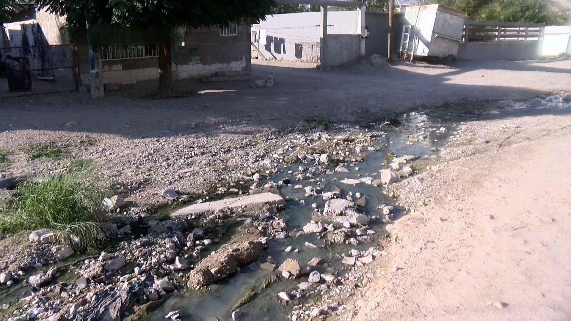 Vecinos de la Colonia Felipe Ángeles Piden que su Calle Sea Pavimentada