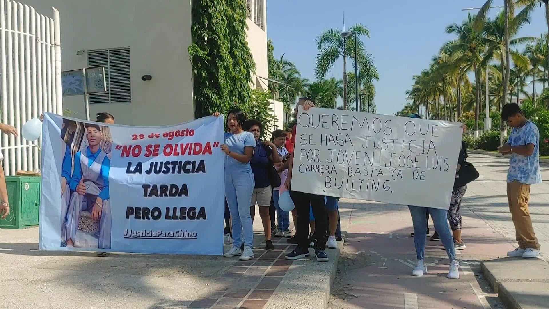 Se Manifiestan Para Exigir Justicia por la Muerte de Adolescente José Luis en Puerto Vallarta