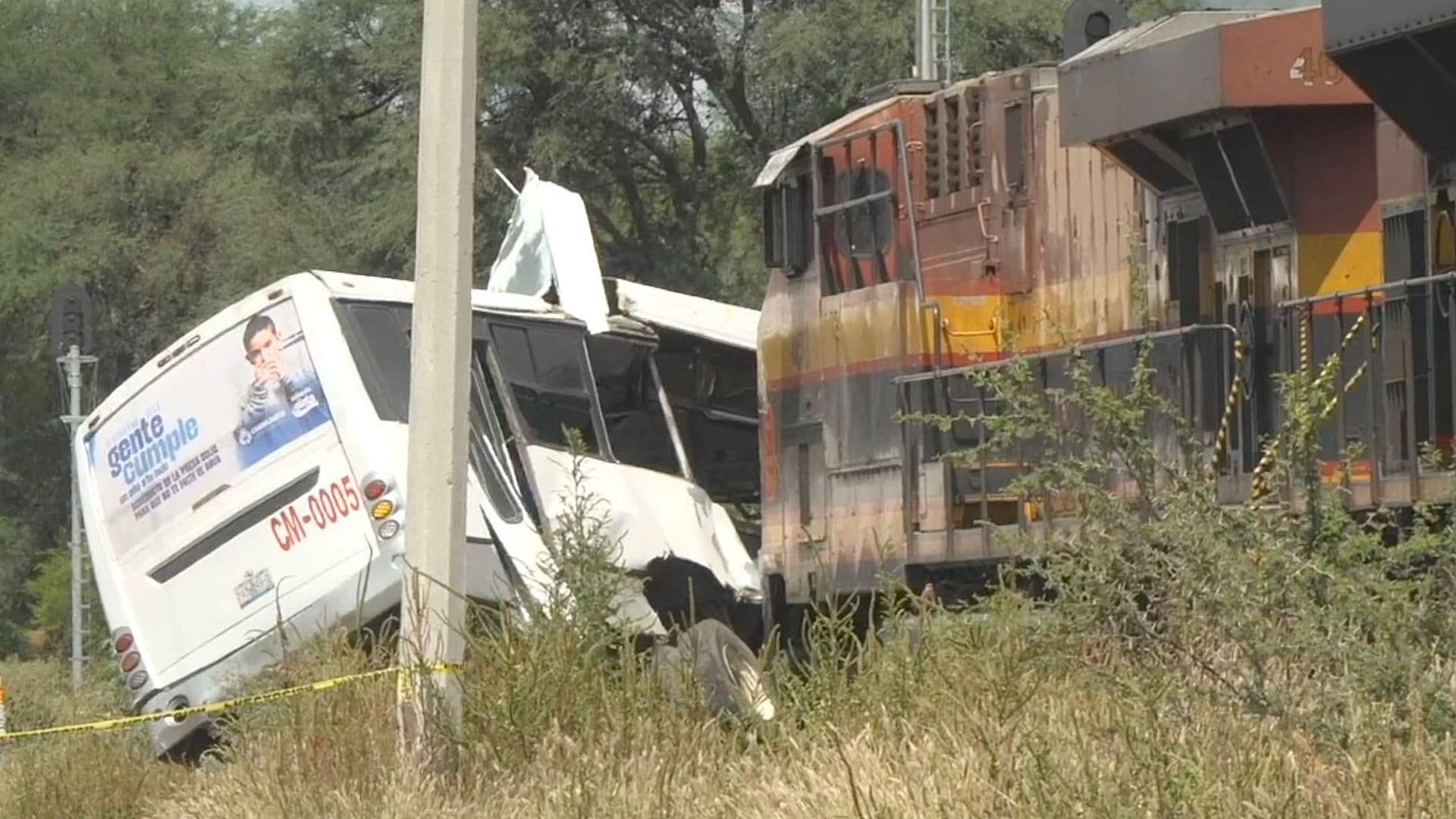Familiares de Víctimas del Choque Entre el Tren y un Camión en Comonfort Recibirán Apoyo
