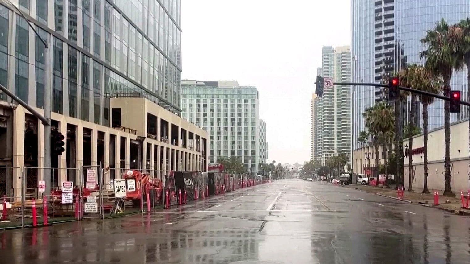 Los Ángeles, California, se Prepara para la Llegada de Hilary