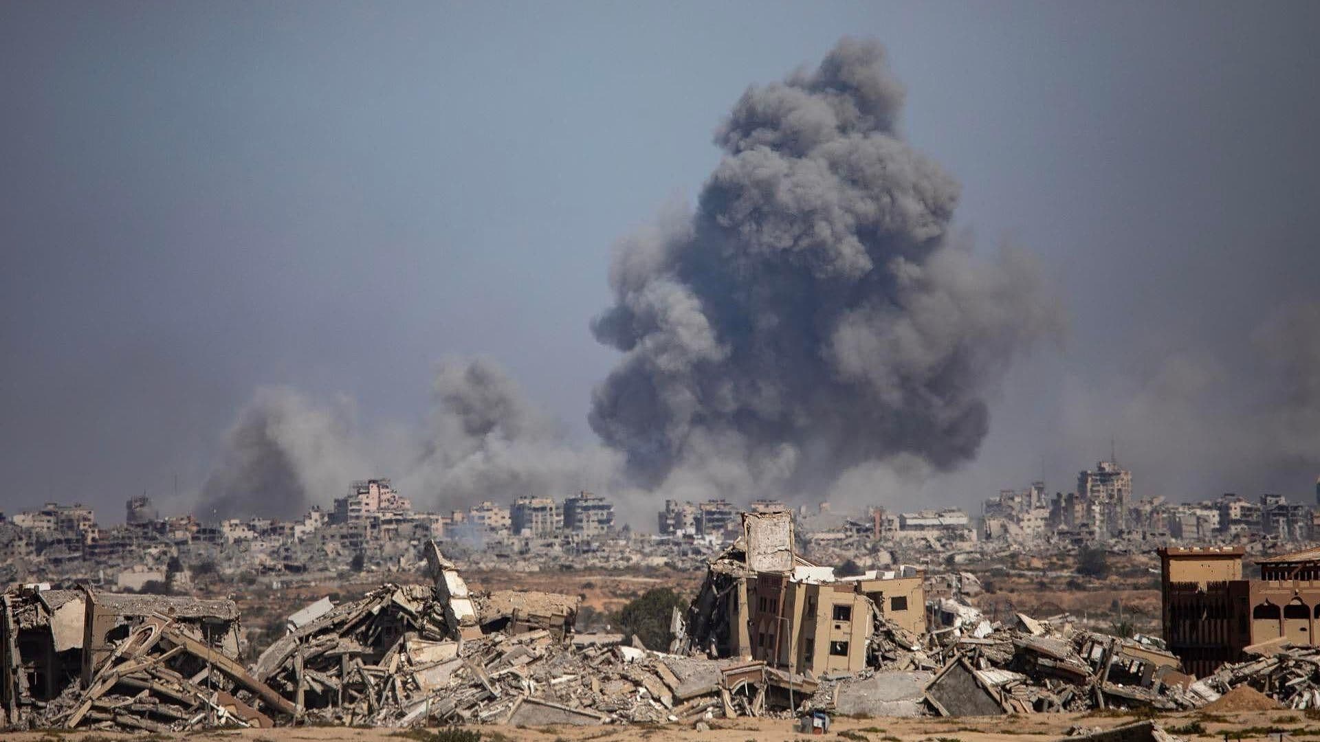 Reportan que Siguen Bombardeos en Franja de Gaza con Todo y Anuncio de Acuerdo de Paz