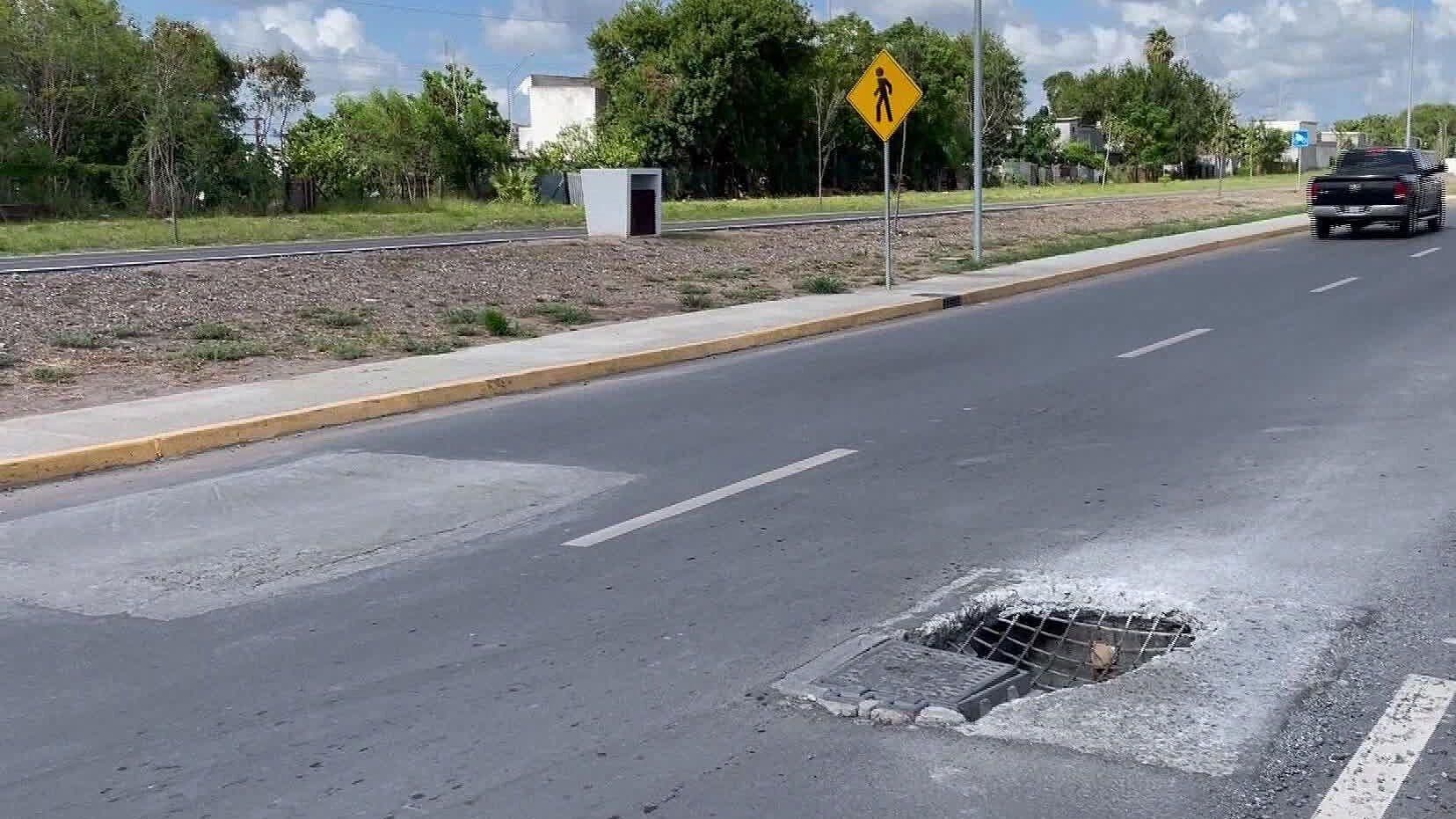 Alcantarilla Abierta en Avenida las Américas es un Peligro Constante