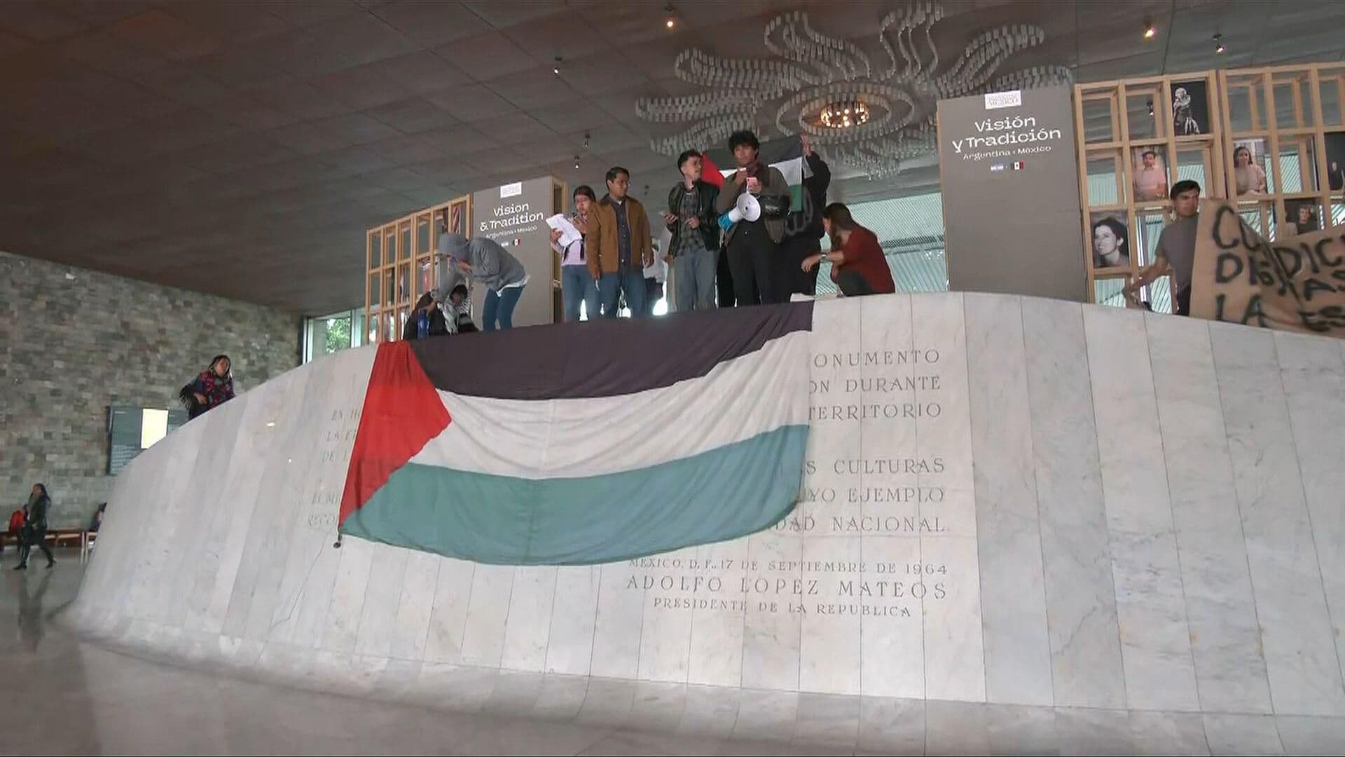 Alumnos de ENAH Realizan Protesta Hoy en Museo de Antropología en CDMX
