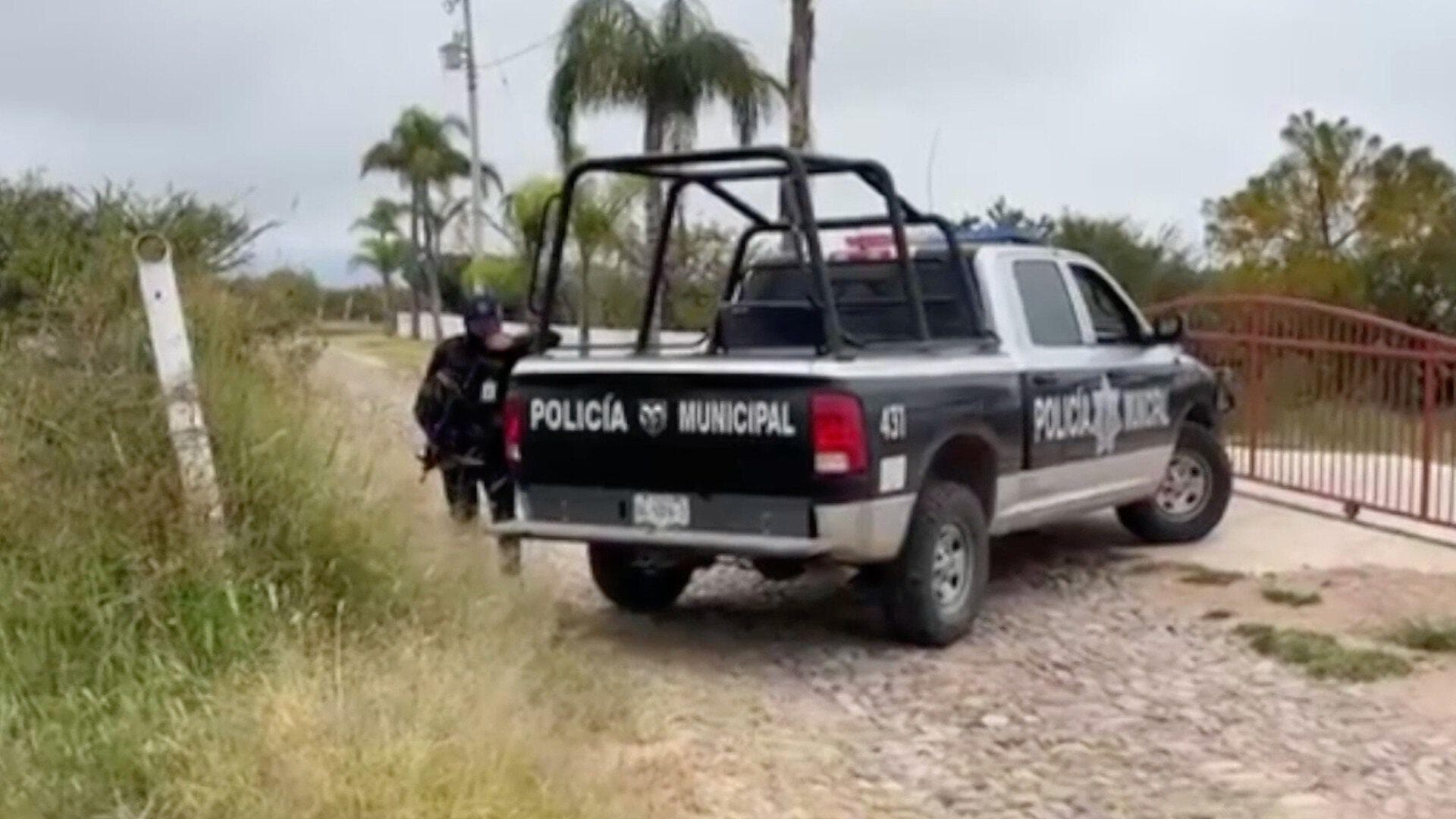 Encuentran 2 Camionetas Incendiadas y con Casquillos Percutidos en Calvillo, Aguascalientes