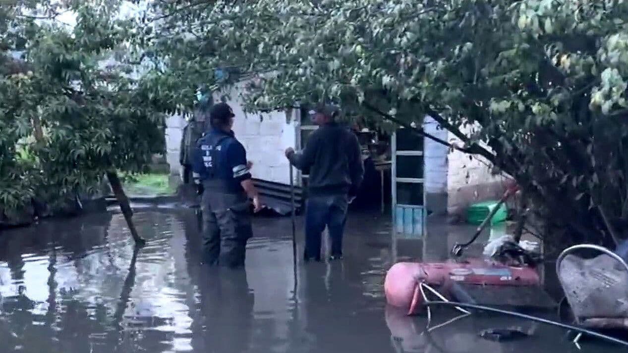 Inundaciones en Zinacantepec Dejan Daños en Decenas de Casas y Comercios