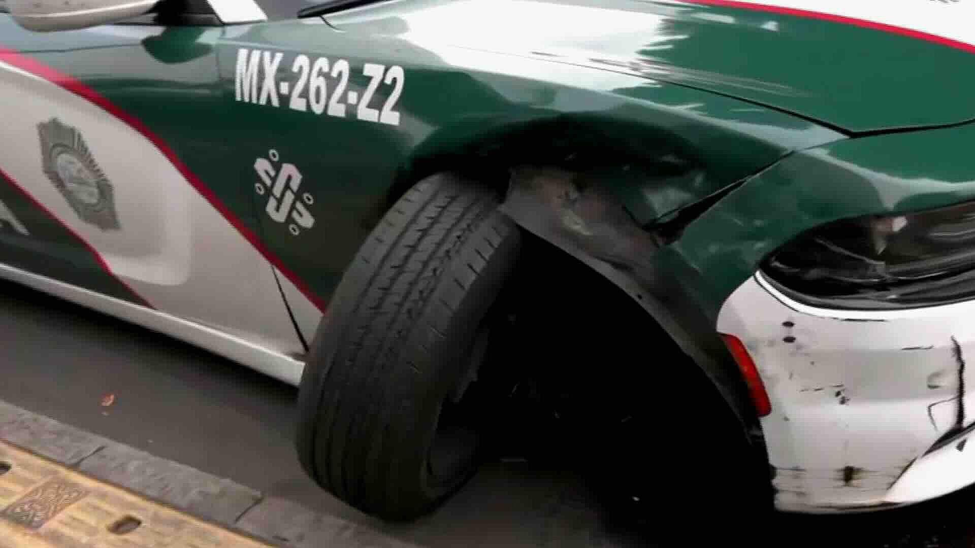 Auto y Patrulla Chocan en el Cruce de Niños Héroes y Dr. Velasco en Cuauhtémoc, CDMX
